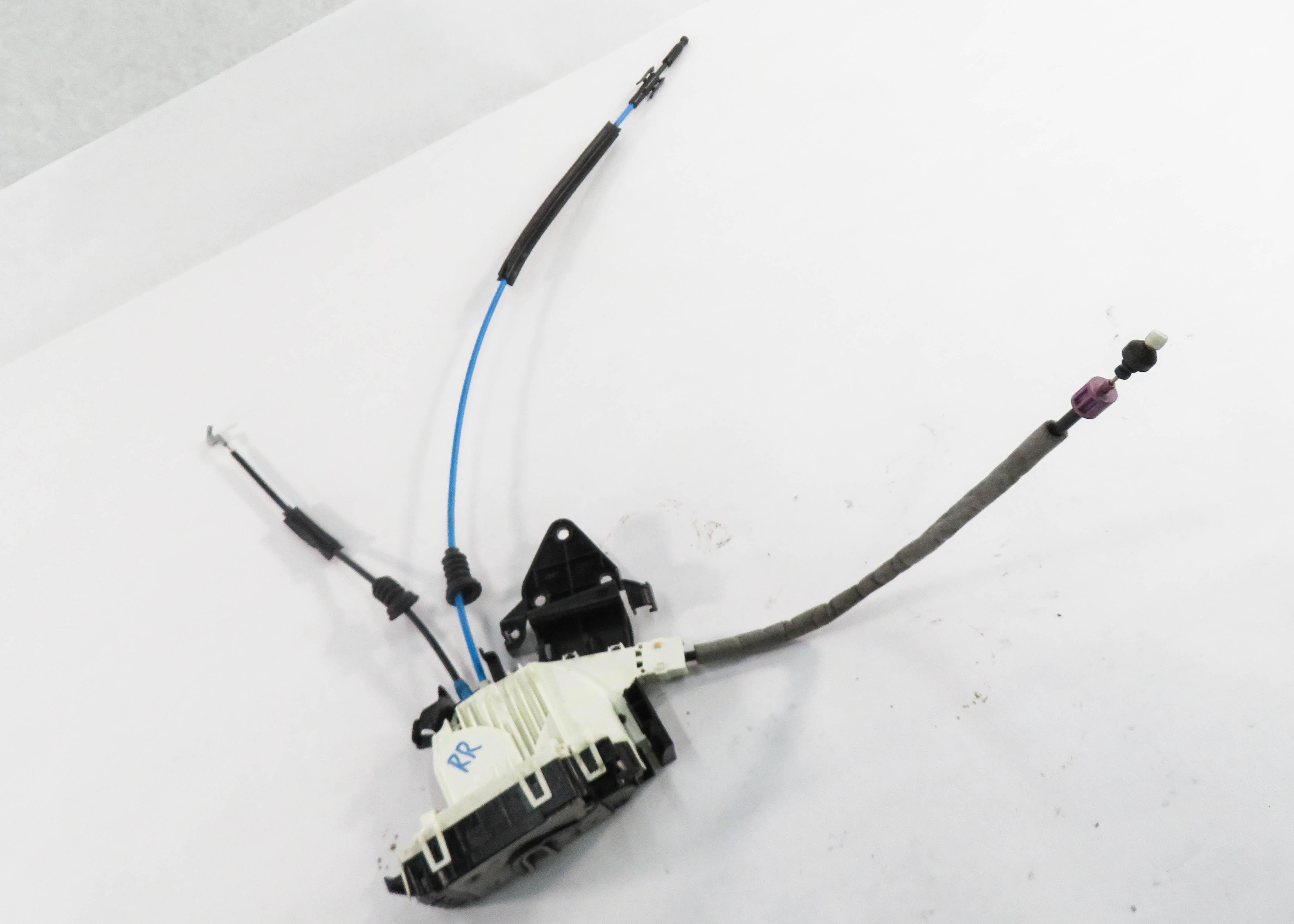 2010-2011 MERCEDES C300 C350 E350 E550 (W204 W212) RIGHT REAR KEYLESS DOOR LATCH — exact item pictured