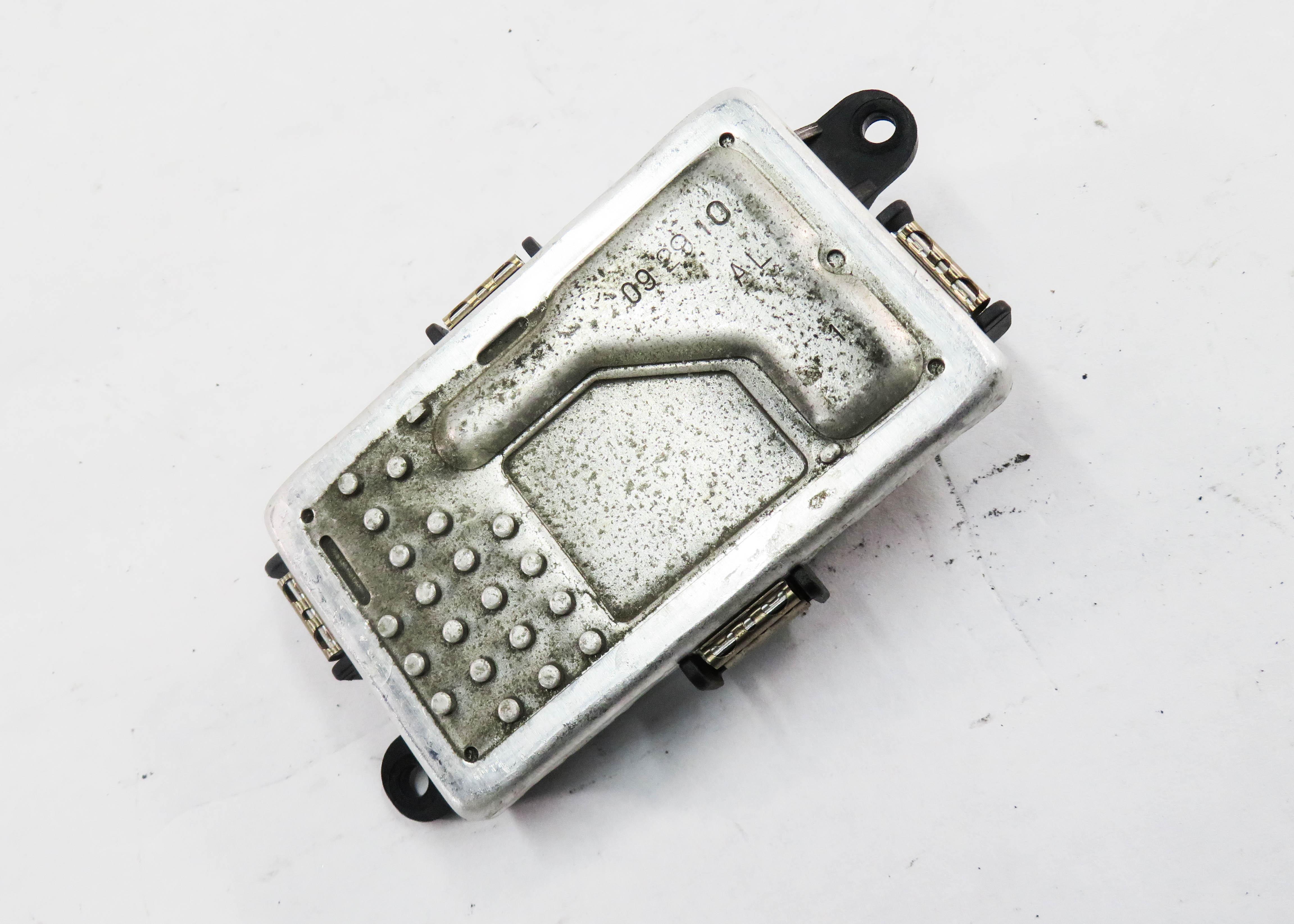 2011 MERCEDES C63 AMG (W204) FRONT HEATER A/C BLOWER FAN MOTOR SPEED RESISTOR — exact item pictured