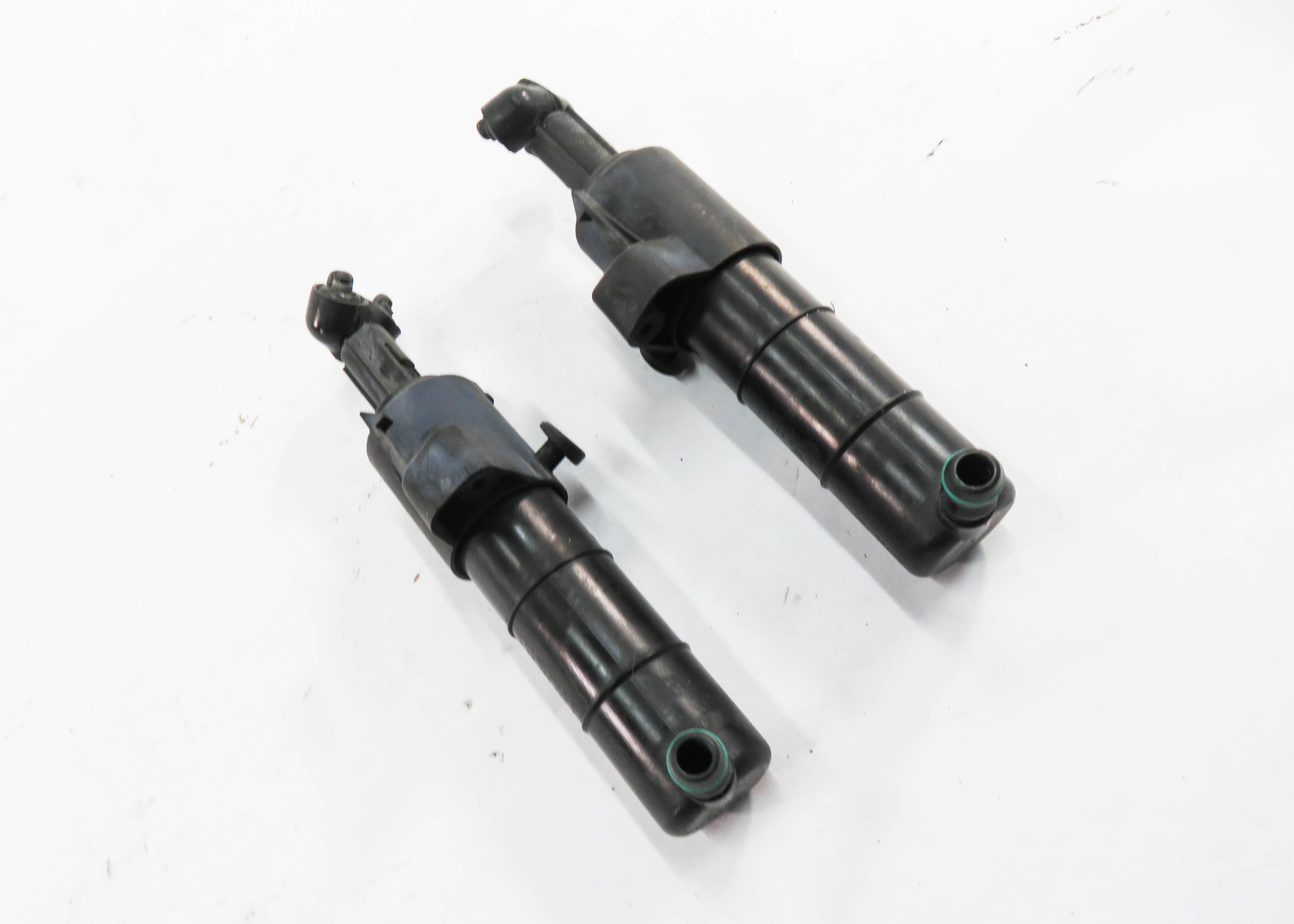 2011 MERCEDES C63 AMG (W204) FRONT LEFT & RIGHT HEADLIGHT SQUIRTER NOZZLE SET — exact item pictured