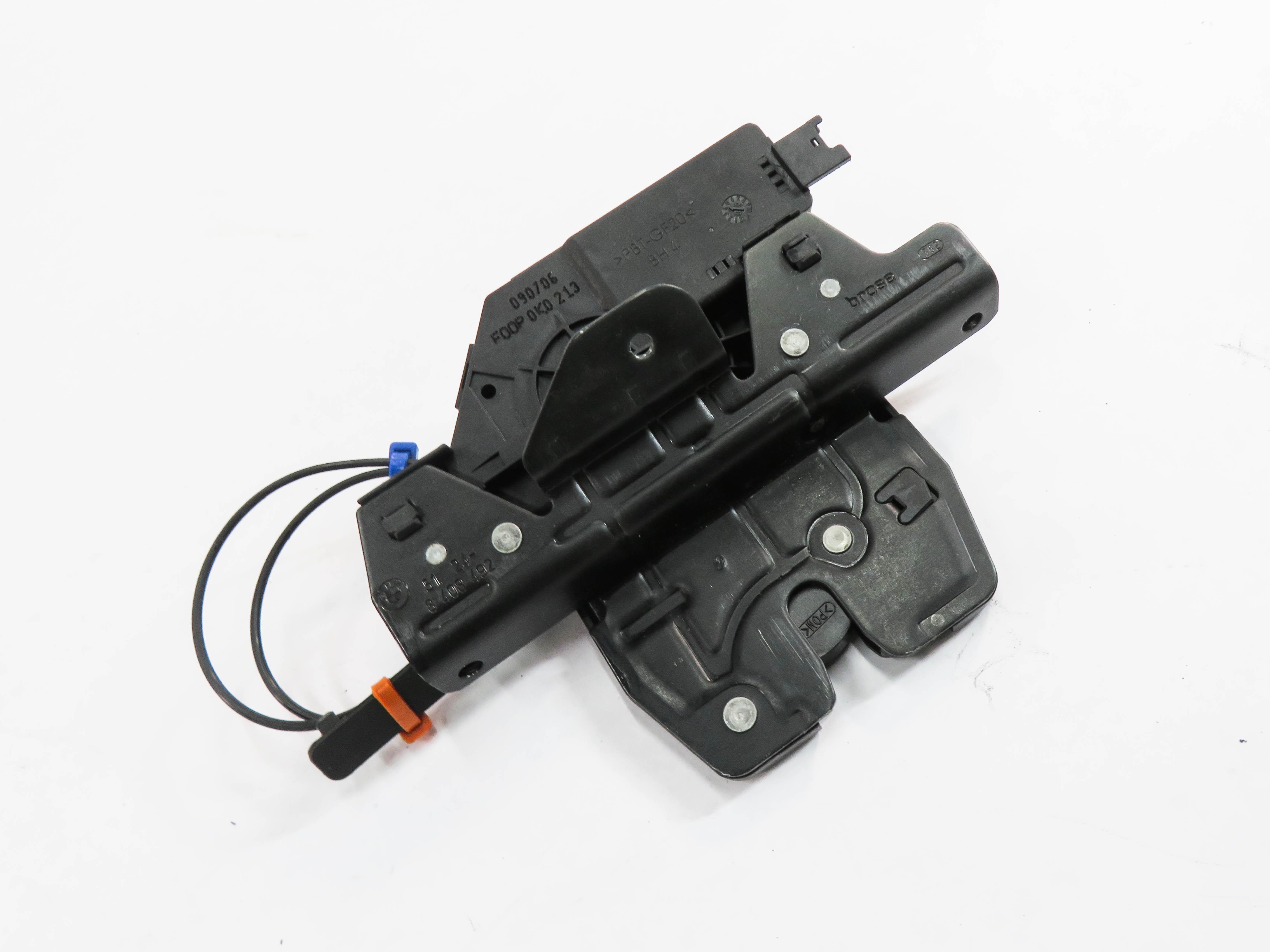 2010 RANGE ROVER (L322) REAR TRUNK LOCK LATCH ACTUATOR — exact item pictured