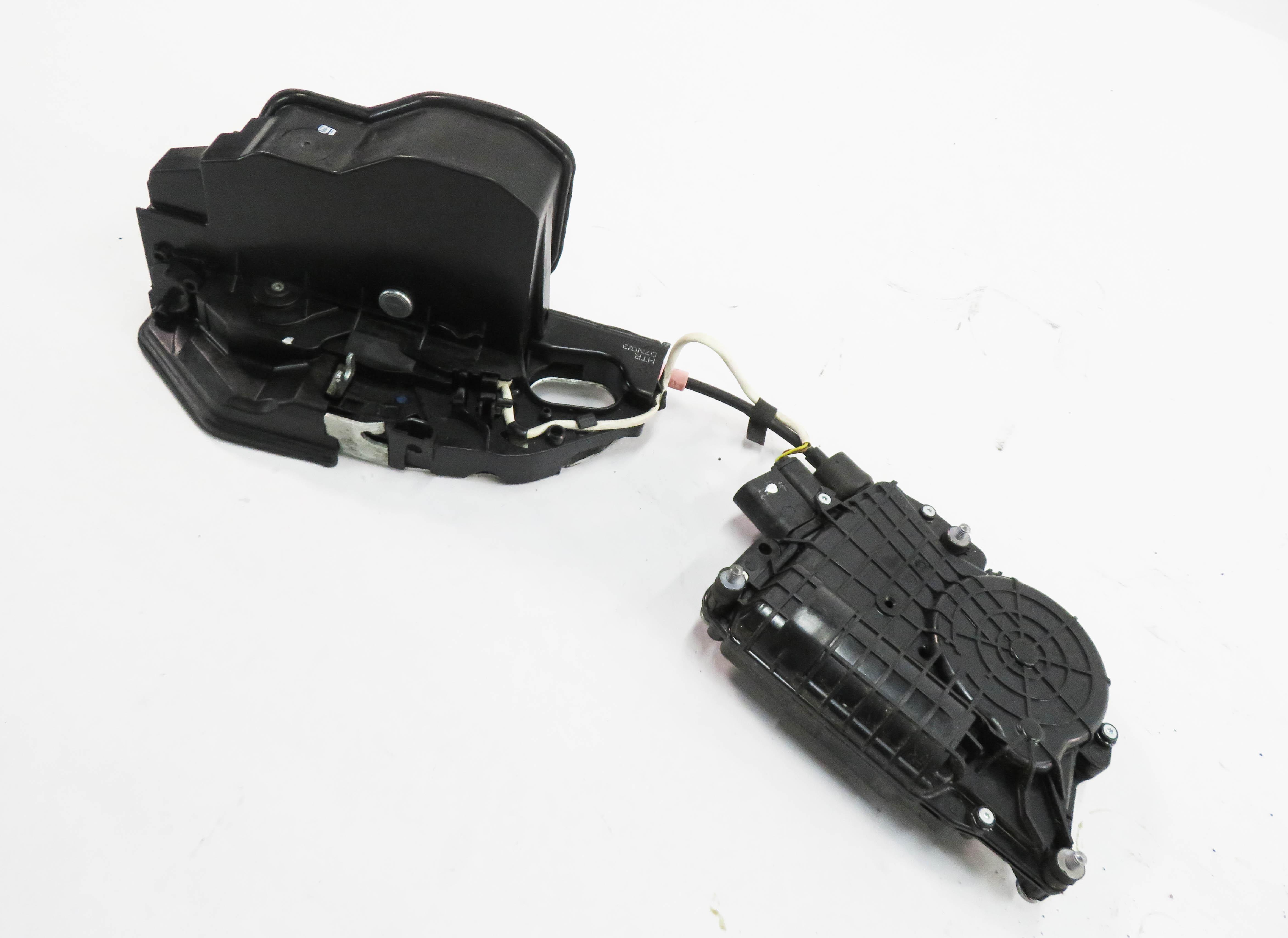 2011-2016 BMW 528i 535i 550i M5 (F10) RIGHT REAR SOFT CLOSE DOOR LOCK LATCH — exact item pictured