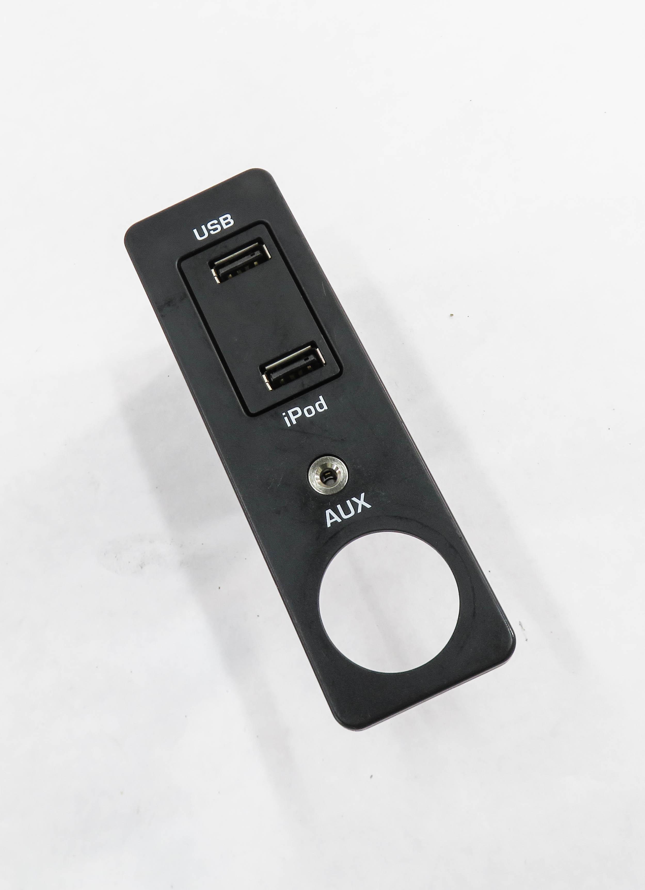2013 RANGE ROVER EVOQUE (L538) STEREO USB AUX AUXILIARY AUDIO IN INPUT JACK — exact item pictured