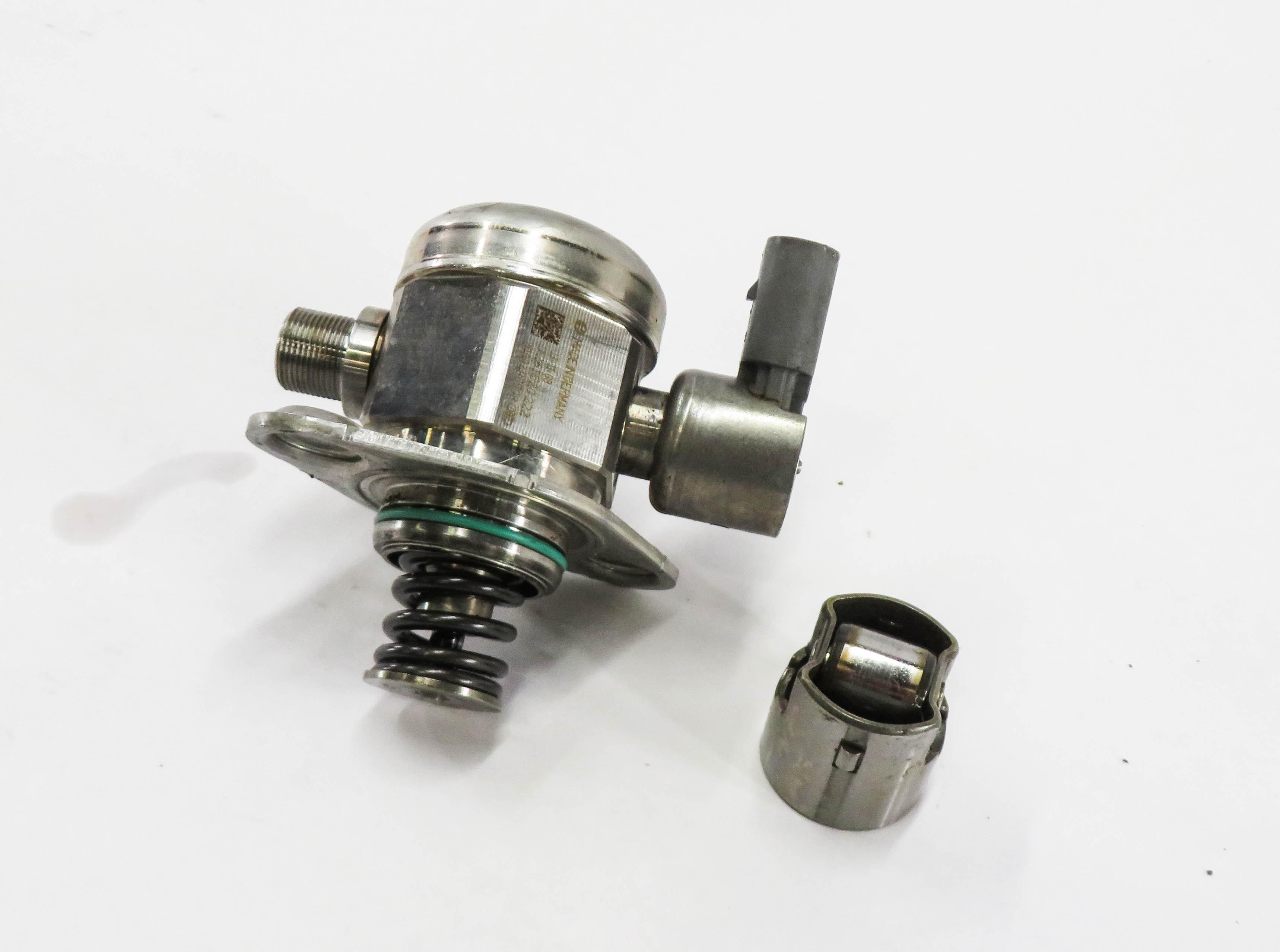 2011-2020 MERCEDES E500 E550 S600 SL450 SL550 GL550 - RIGHT MECHANICAL FUEL PUMP — exact item pictured