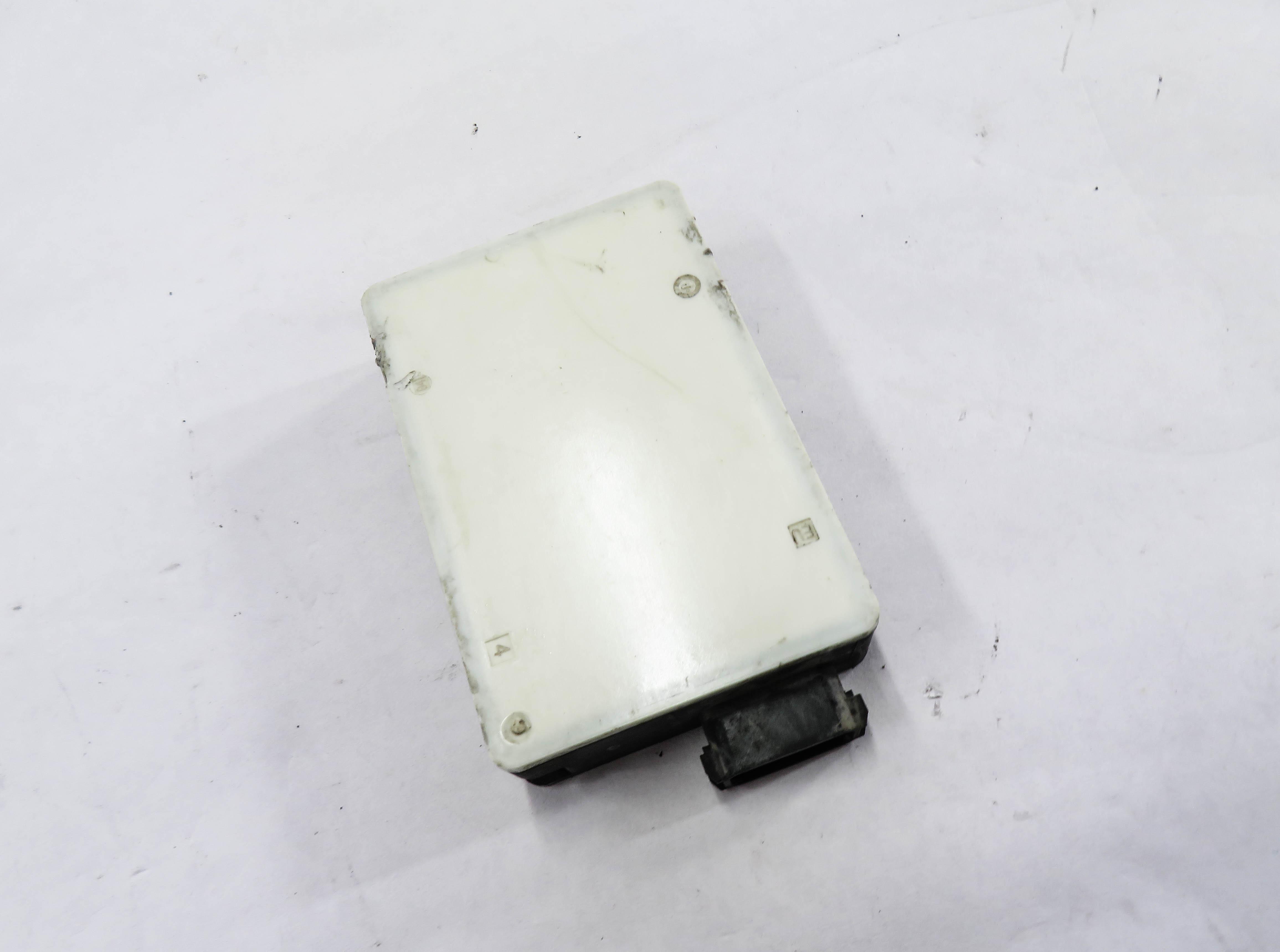 2014 MERCEDES GL350 GL450 GL550 GL63 CLS550 (C218 X166) BLIND SPOT RADAR MODULE — exact item pictured
