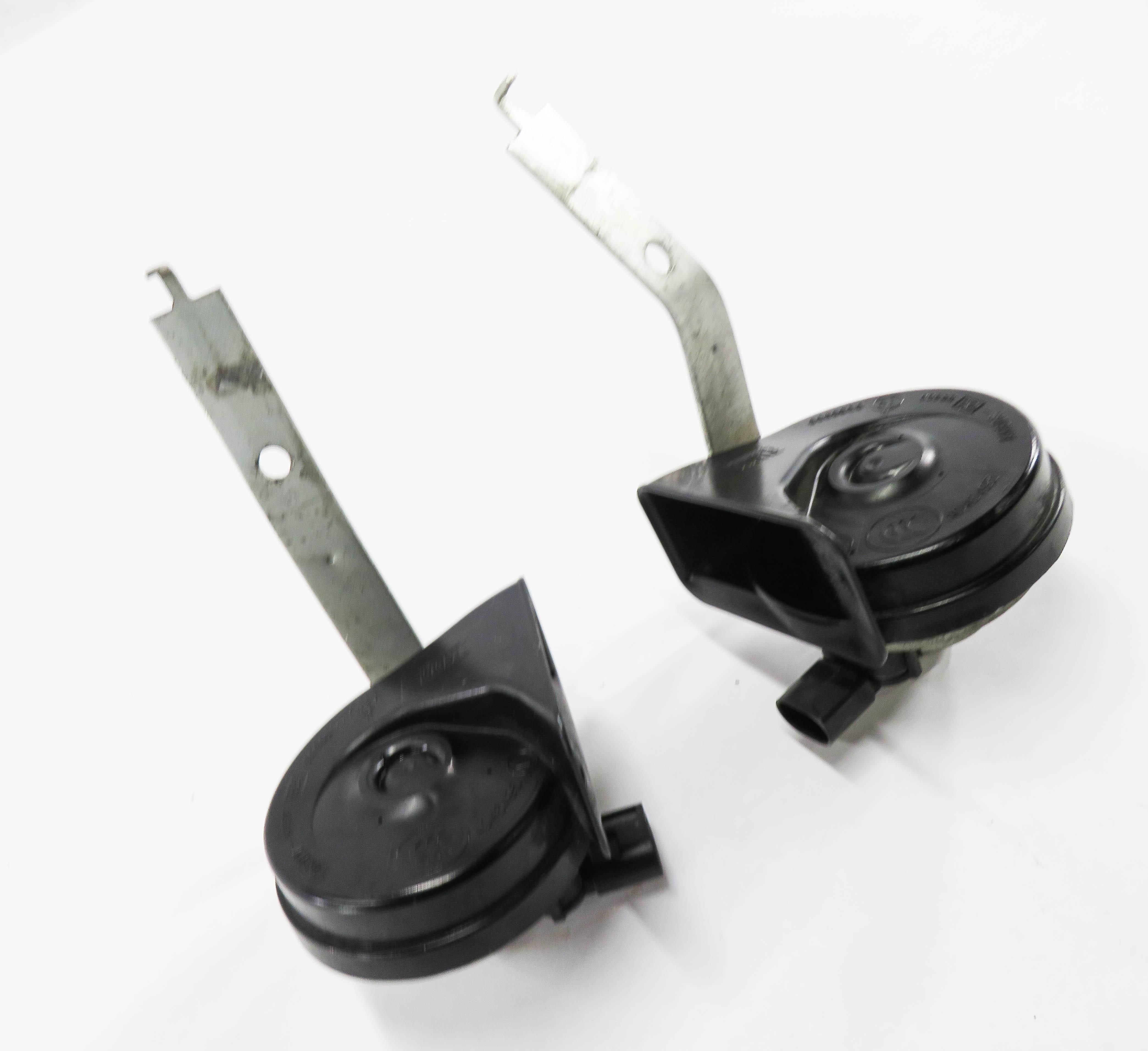 2007-2011 BMW X5 X6 (E70 E71) HIGH & LOW TONE SAFETY HORN SET-2 — exact item pictured