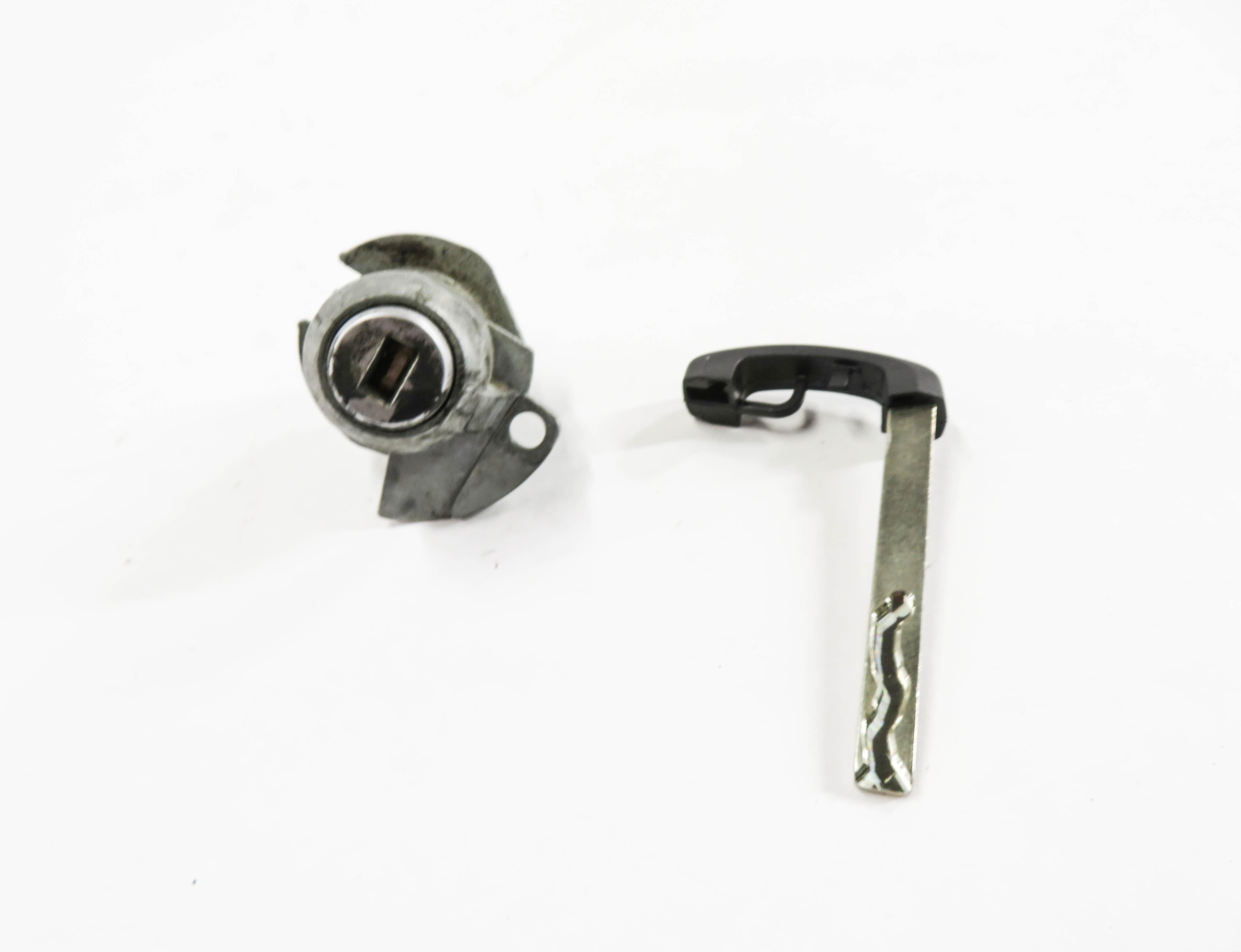 2013 BMW 535i (F10) LEFT FRONT DRIVER DOOR HANDLE LOCK CYLINDER w/ KEY — exact item pictured