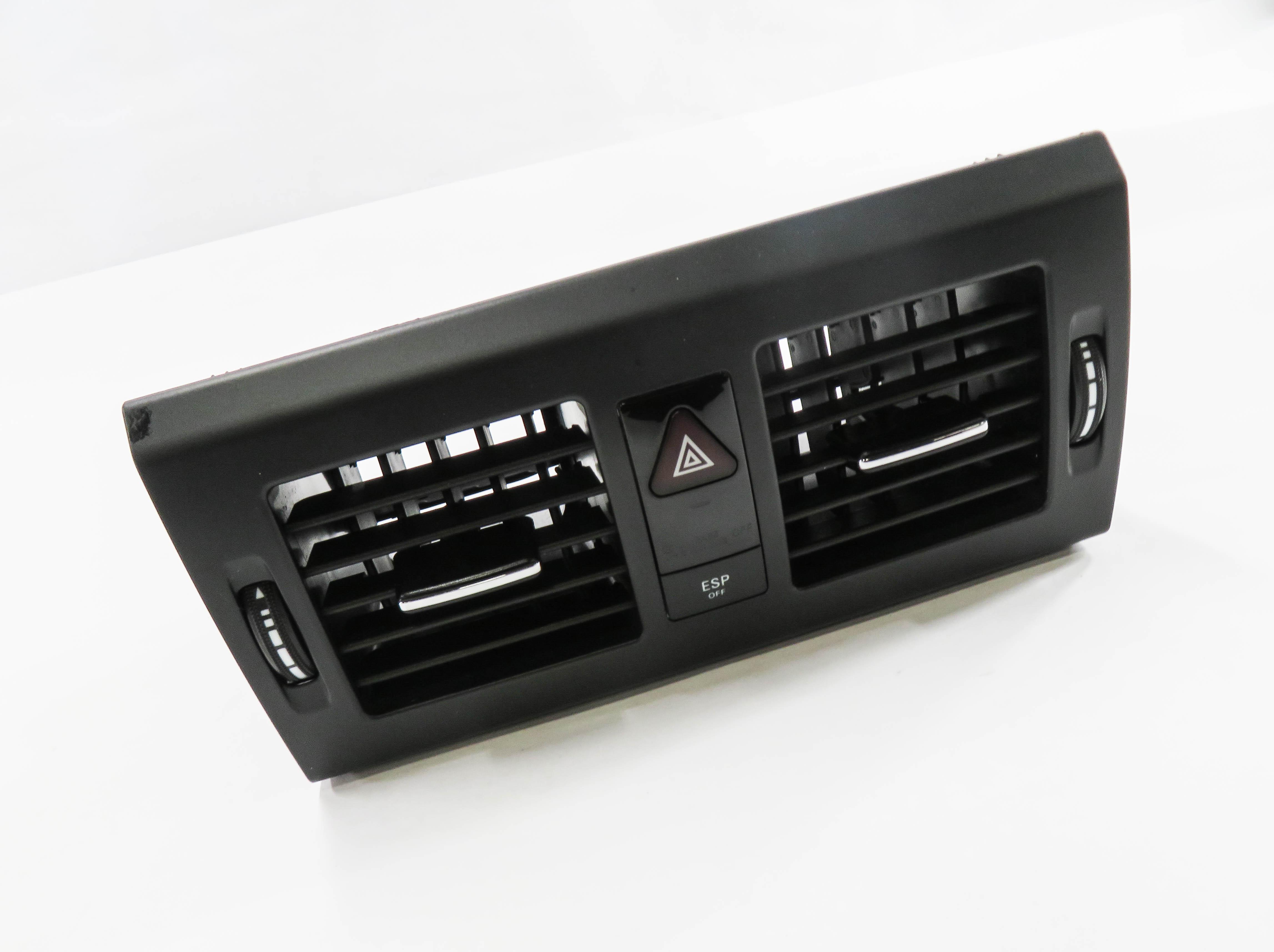 2010 MERCEDES GLK350 (X204) CENTER DASH HEATER A/C AIR VENT w/ HAZARD SWITCH — exact item pictured
