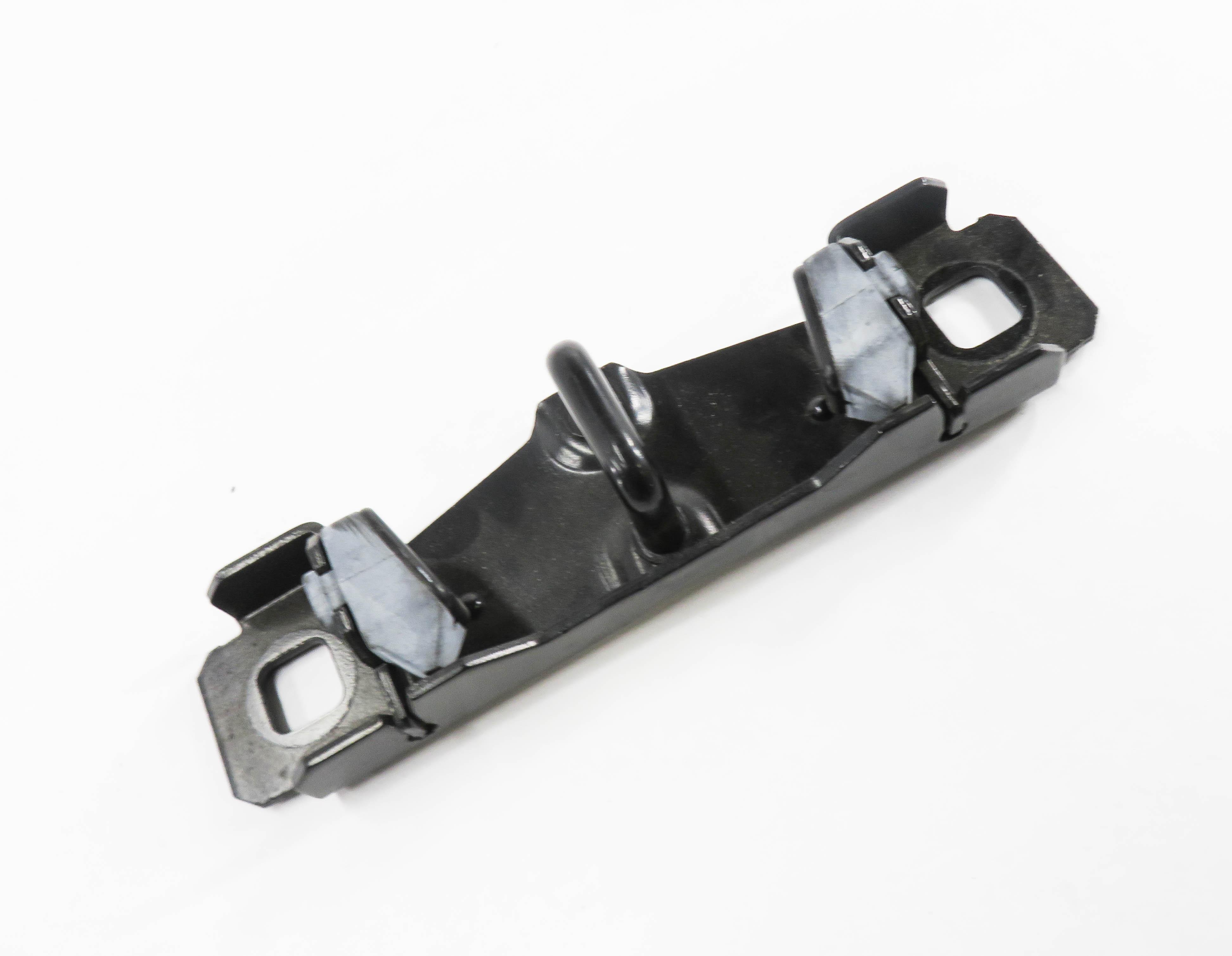 2006 RANGE ROVER SPORT (L320) REAR HATCH TRUNK LOCK LATCH STRIKER PLATE — exact item pictured