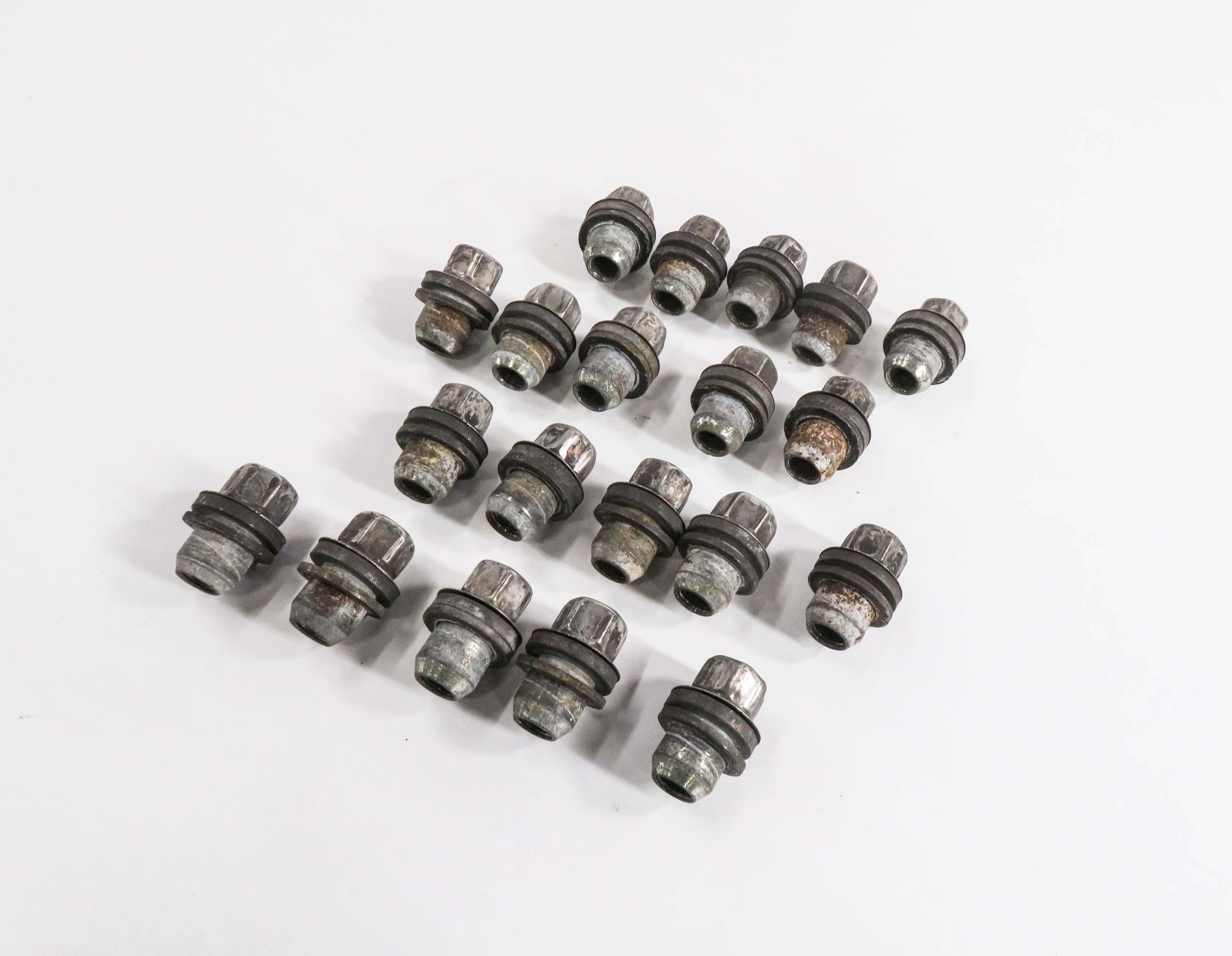 2005-2018 RANGE ROVER / SPORT LR3 LR4 DISCOVERY WHEEL TIRE RIM LUG NUT SET-20 — exact item pictured