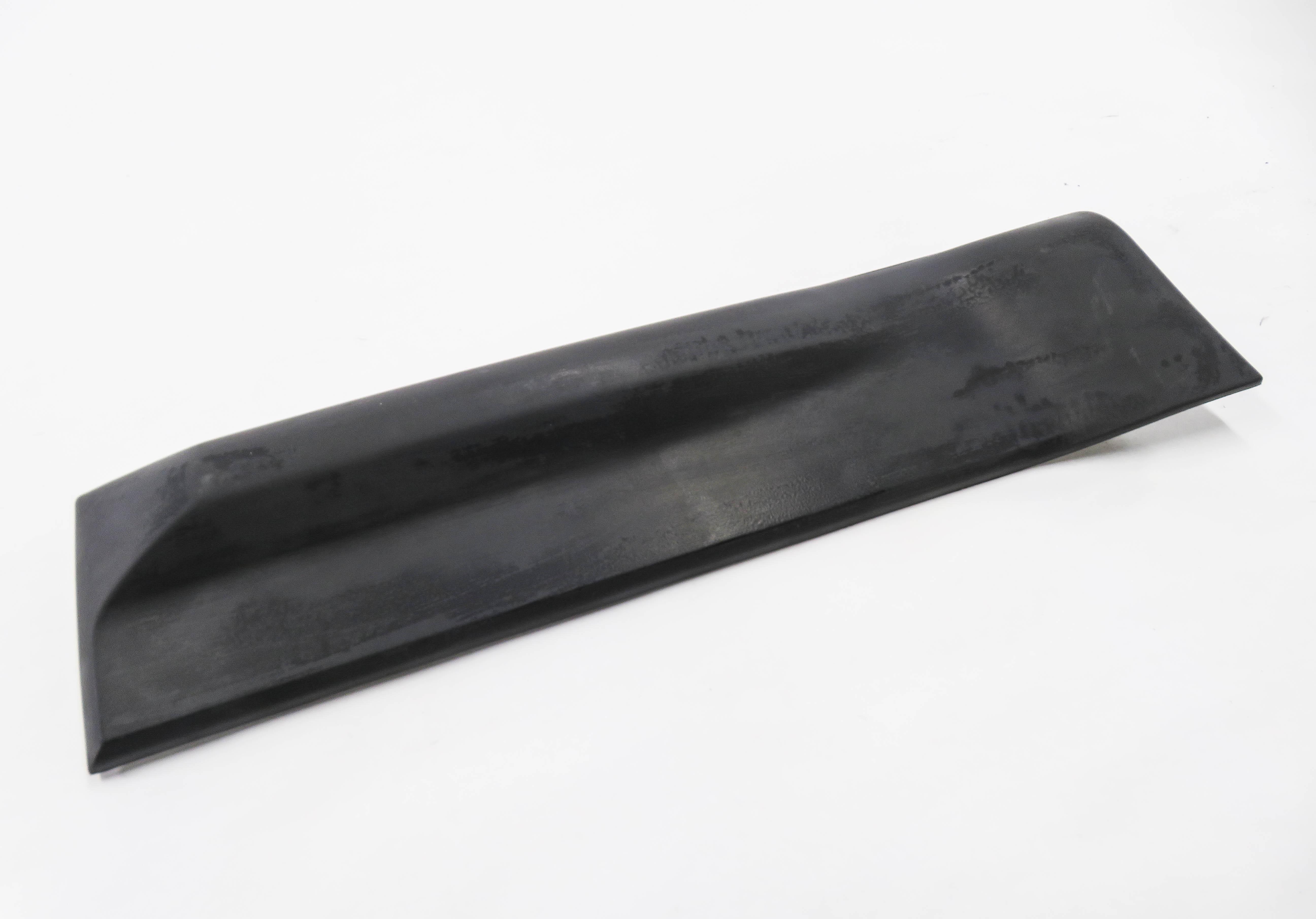 2006 RANGE ROVER SPORT (L320) RIGHT REAR DOOR LOWER MOULDING RUNNER TRIM — exact item pictured