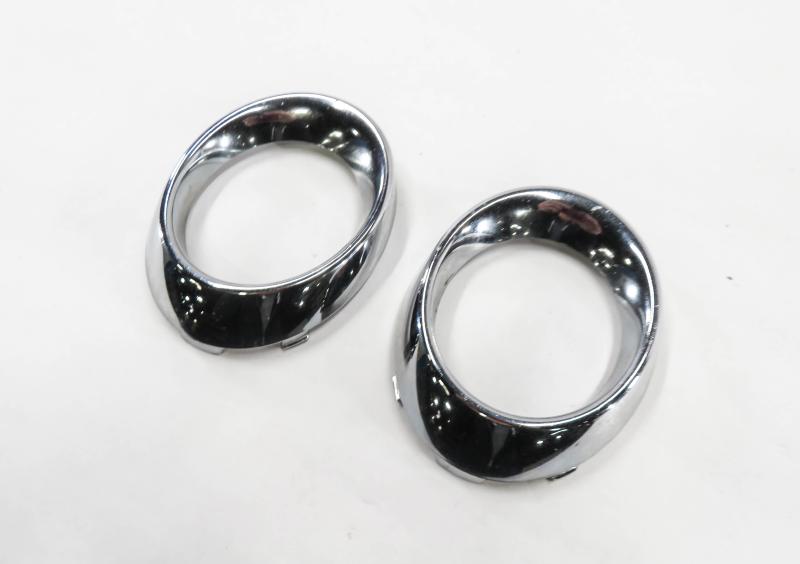 2011 MERCEDES GLK350 (X204) FRONT LEFT & RIGHT FOGLIGHT TRIM GRILLE SET (CHROME) — exact item pictured