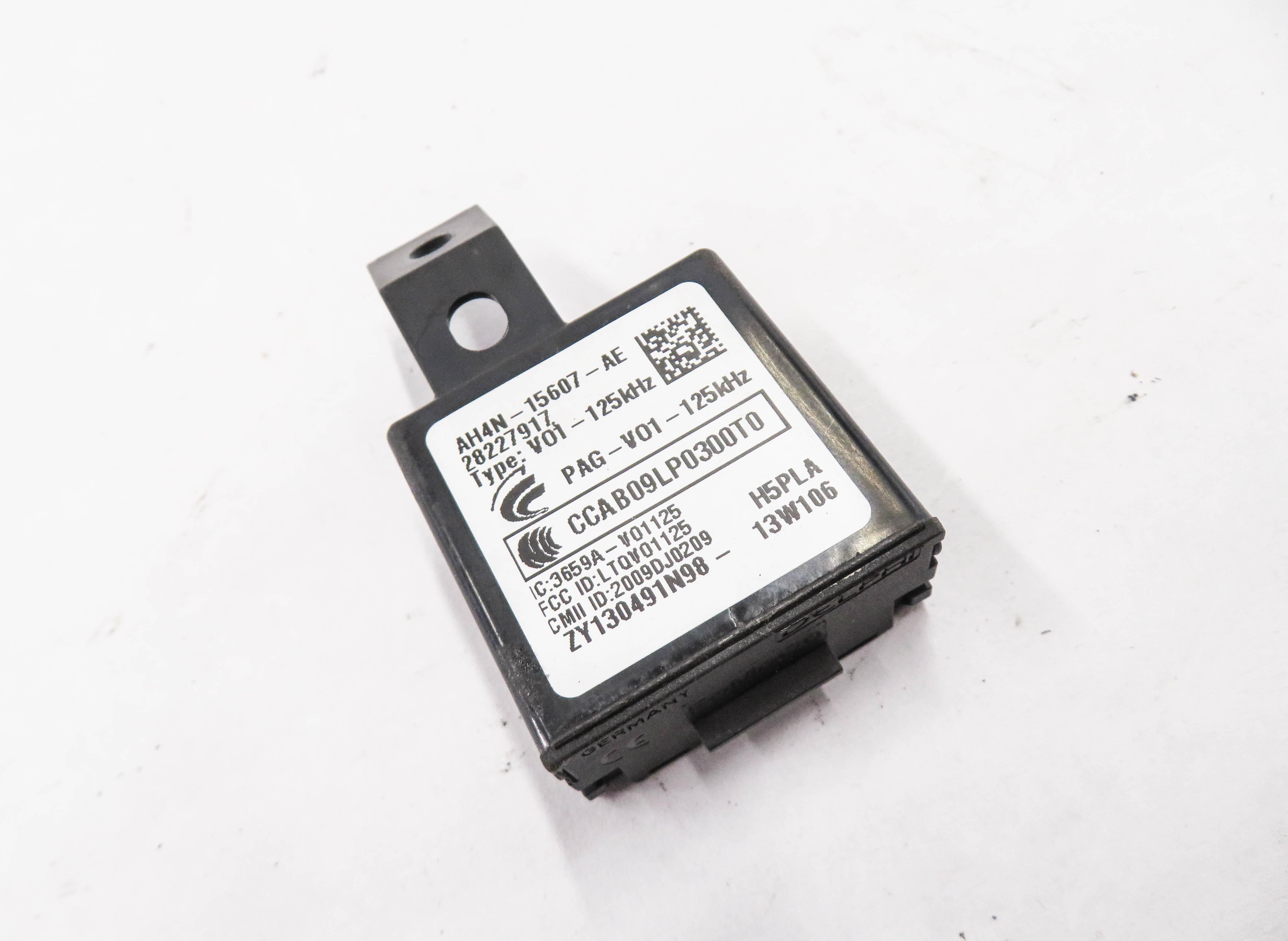 2013 RANGE ROVER (L405) KEYLESS ENTRY ANTENNA RECEIVER MODULE — exact item pictured