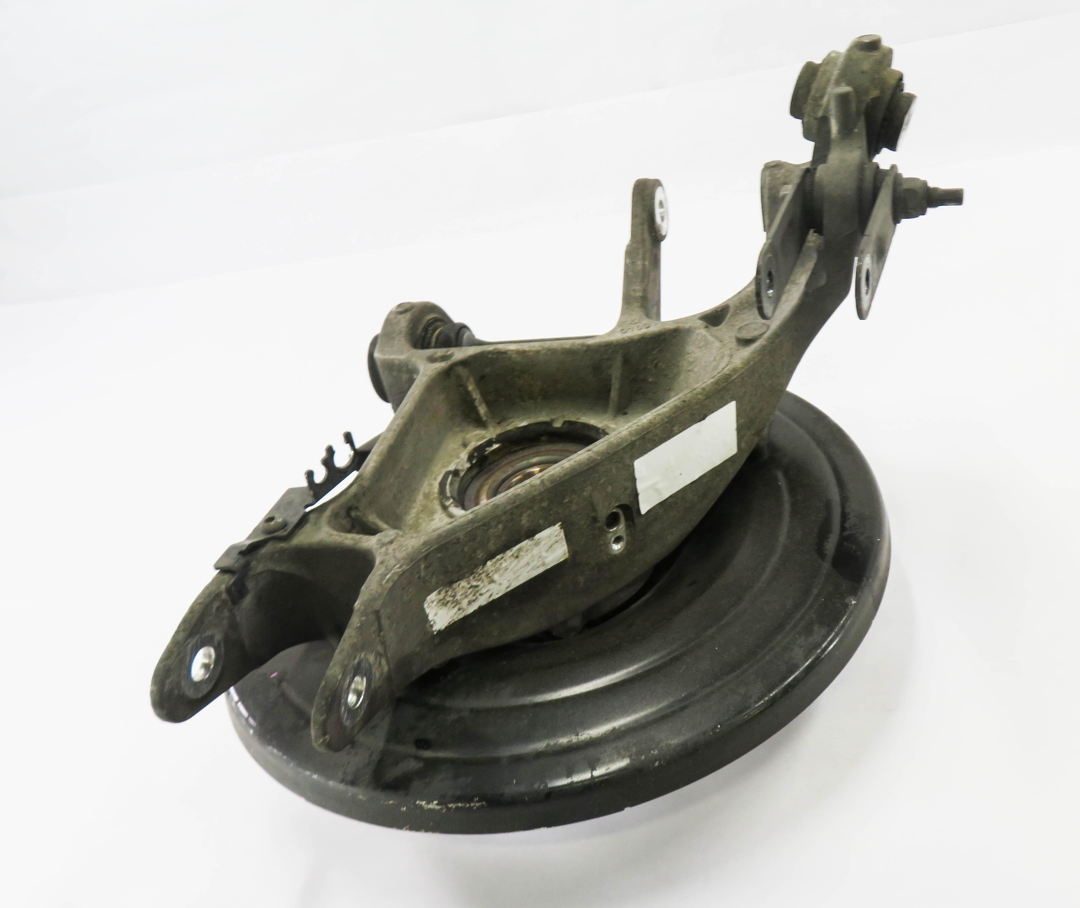 2013-2016 RANGE ROVER (L405) RIGHT PASSENGER REAR SPINDLE KNUCKLE WHEEL HUB — exact item pictured