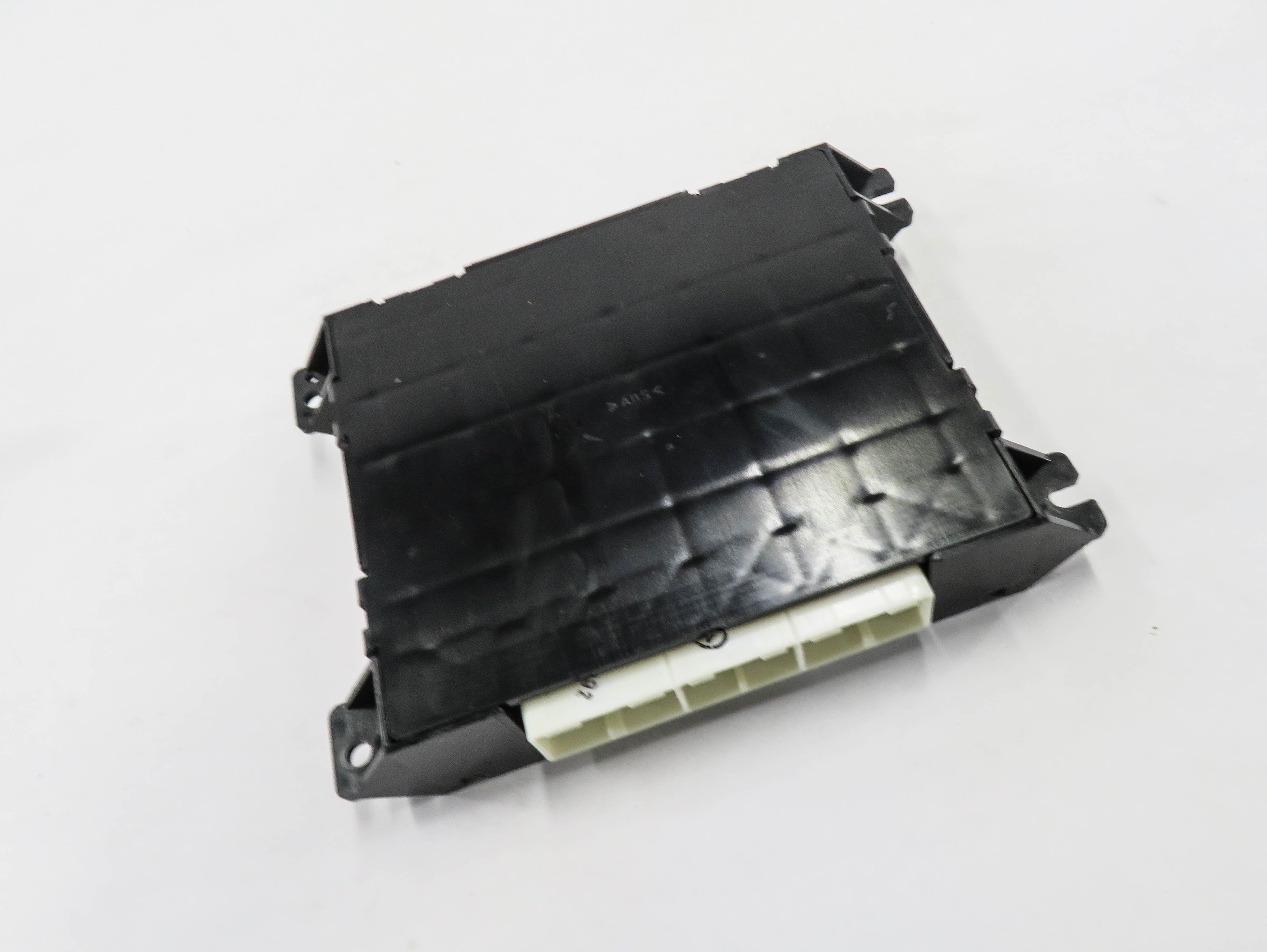 2010-2011 RANGE ROVER SPORT (L320) TEMPERATURE HEATER A/C CANBUS CONTROL MODULE — exact item pictured