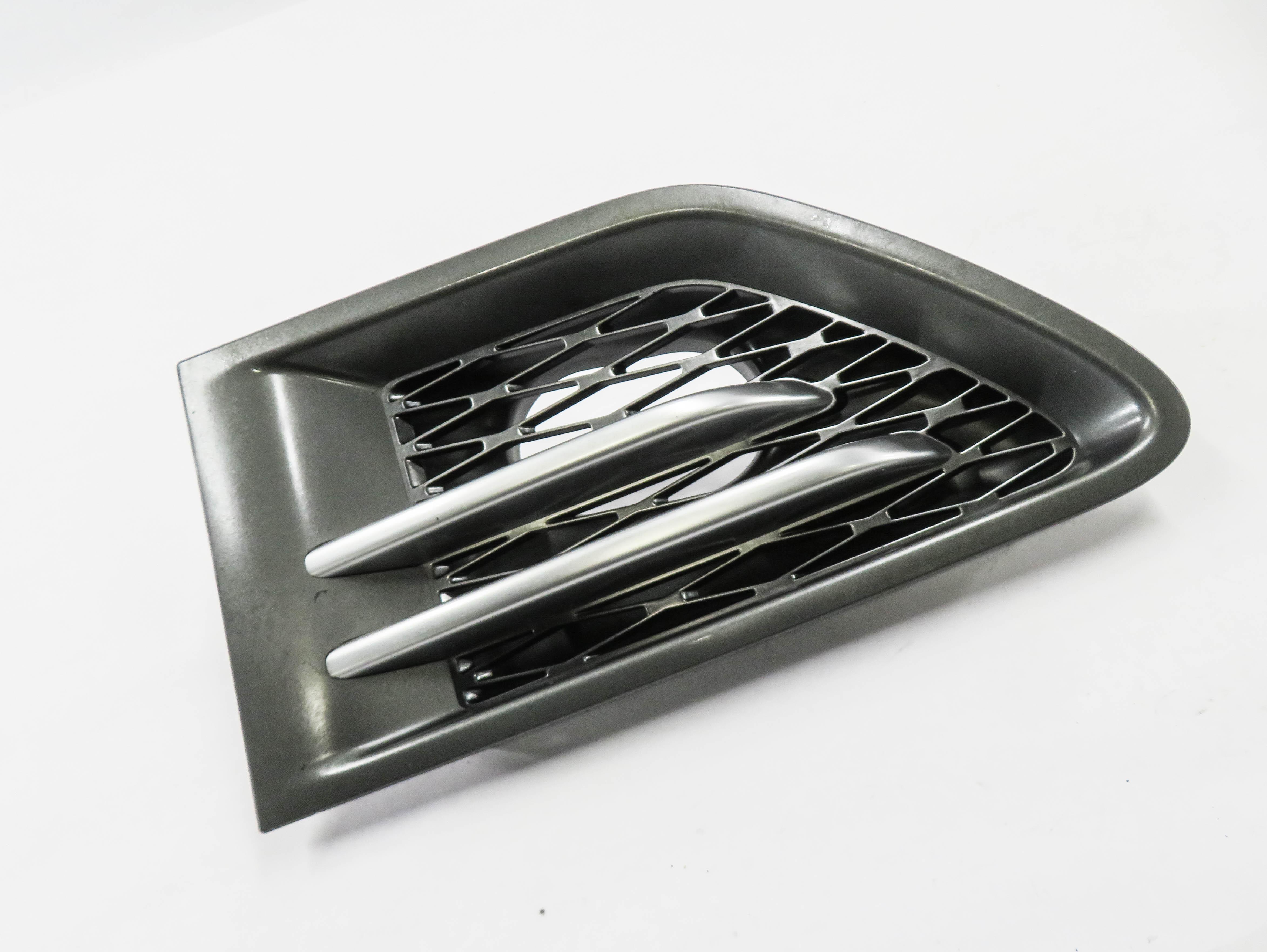 2010 RANGE ROVER SPORT (L320) LEFT FRONT PASSENGER FENDER GRILLE TRIM — exact item pictured