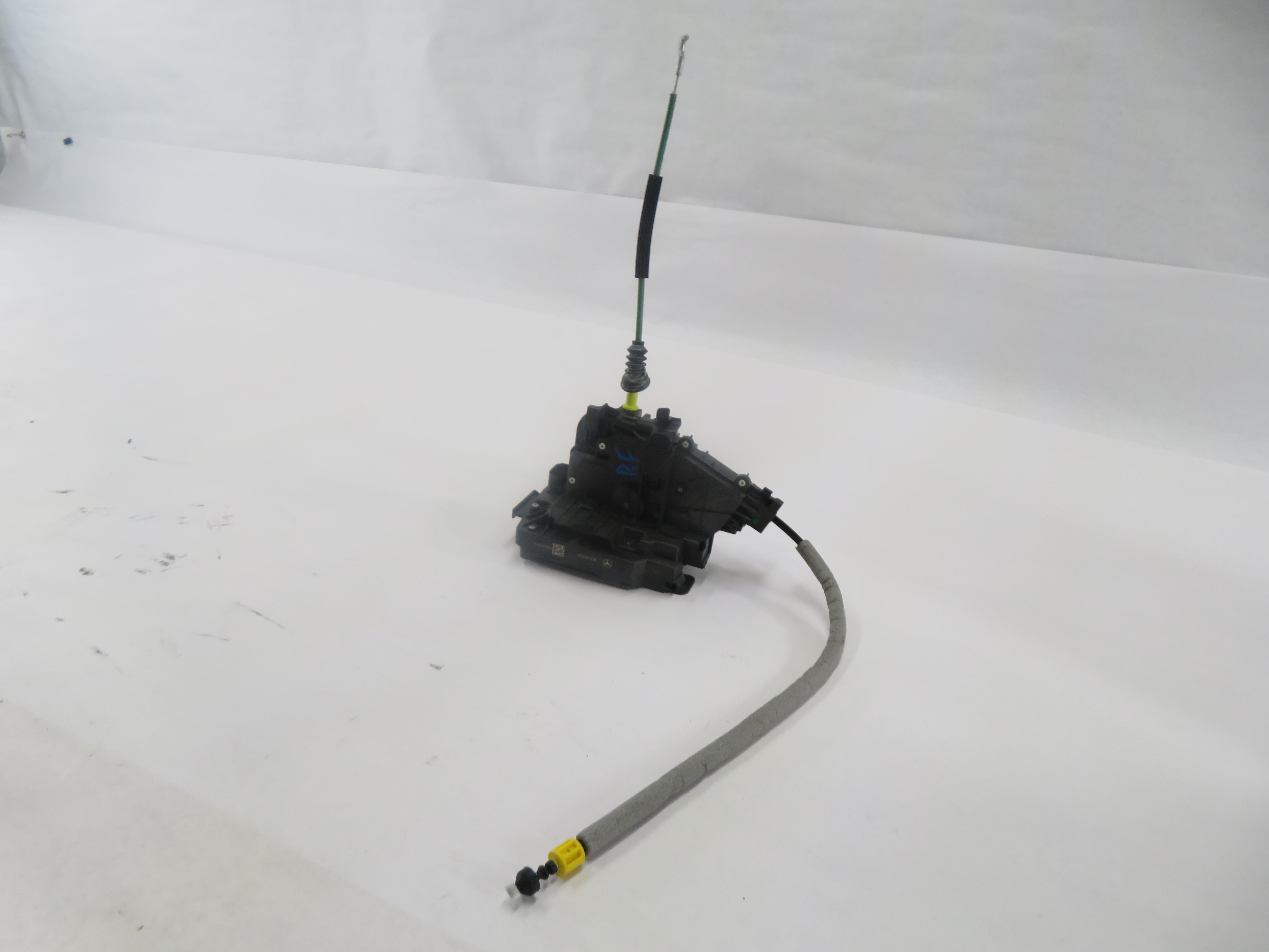 15-22 MERCEDES C300 C350 C400 C450 E300 E350 E400 E450 - RIGHT FRONT DOOR LATCH — exact item pictured