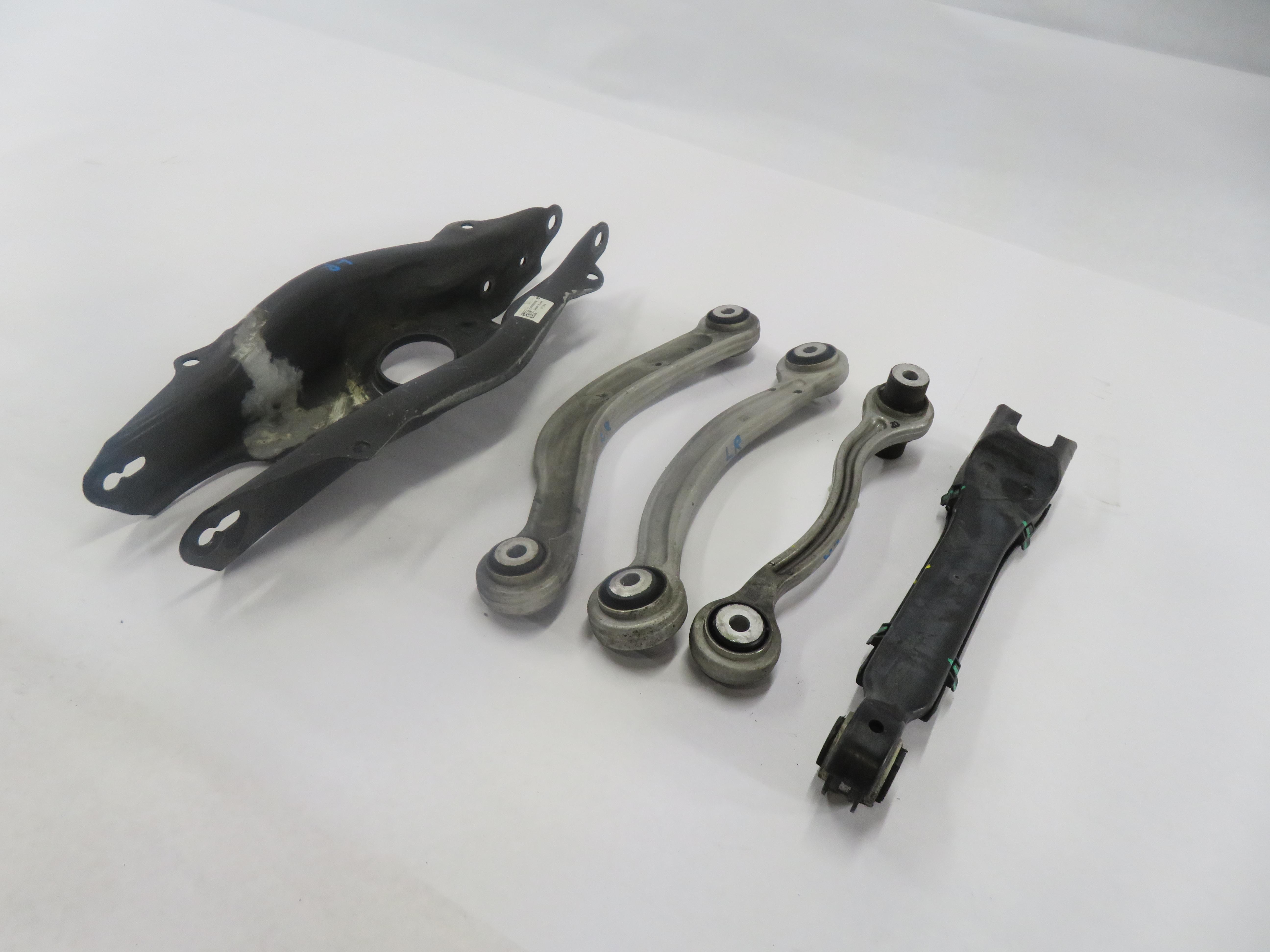 2016 MERCEDES C300 (W205) LEFT DRIVER REAR SUSPENSION CONTROL ARM SET-5 — exact item pictured
