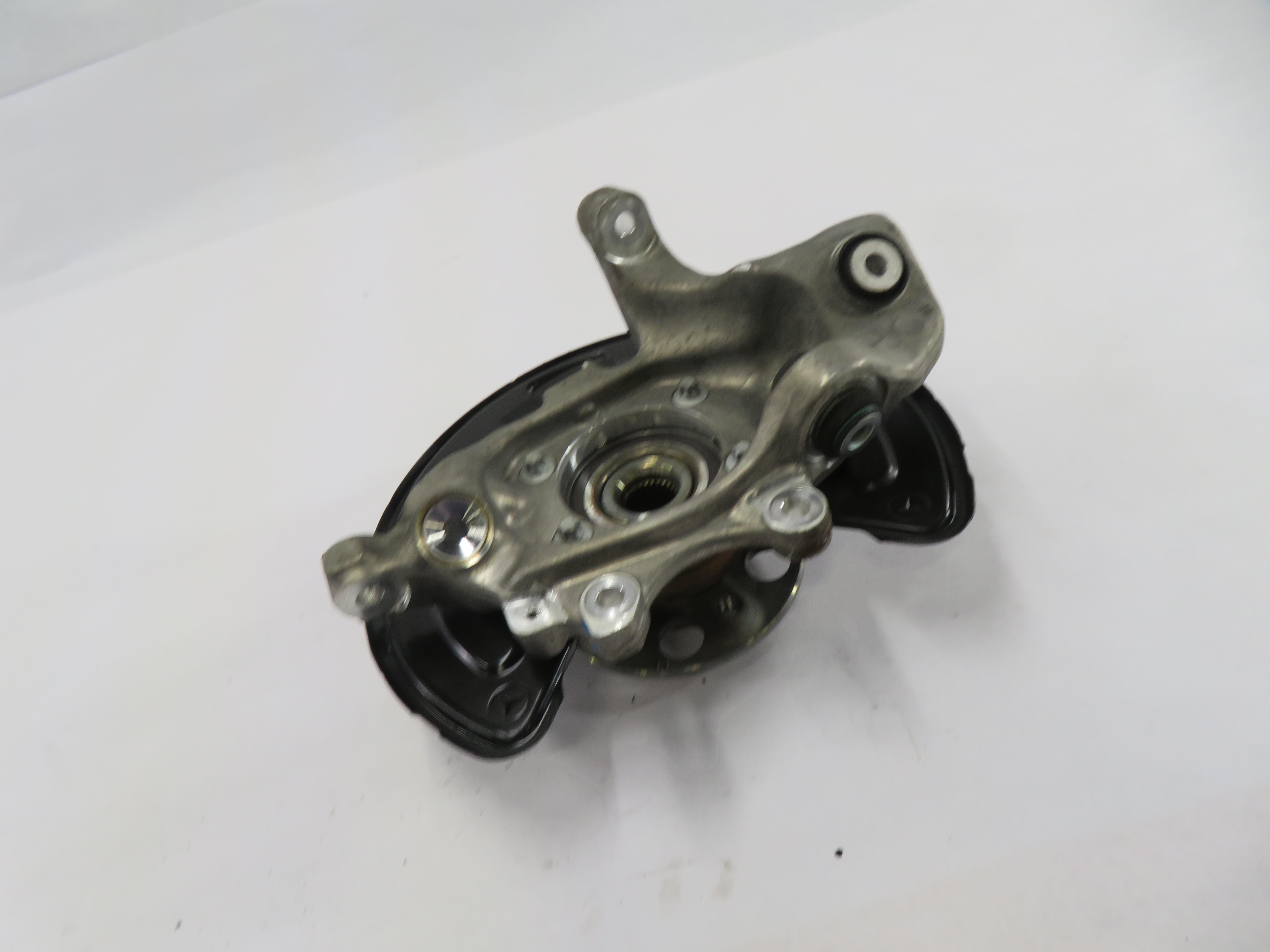 2015-2021 MERCEDES C300 C350 C400 (W205) SEDAN - LEFT REAR SPINDLE KNUCKLE HUB — exact item pictured
