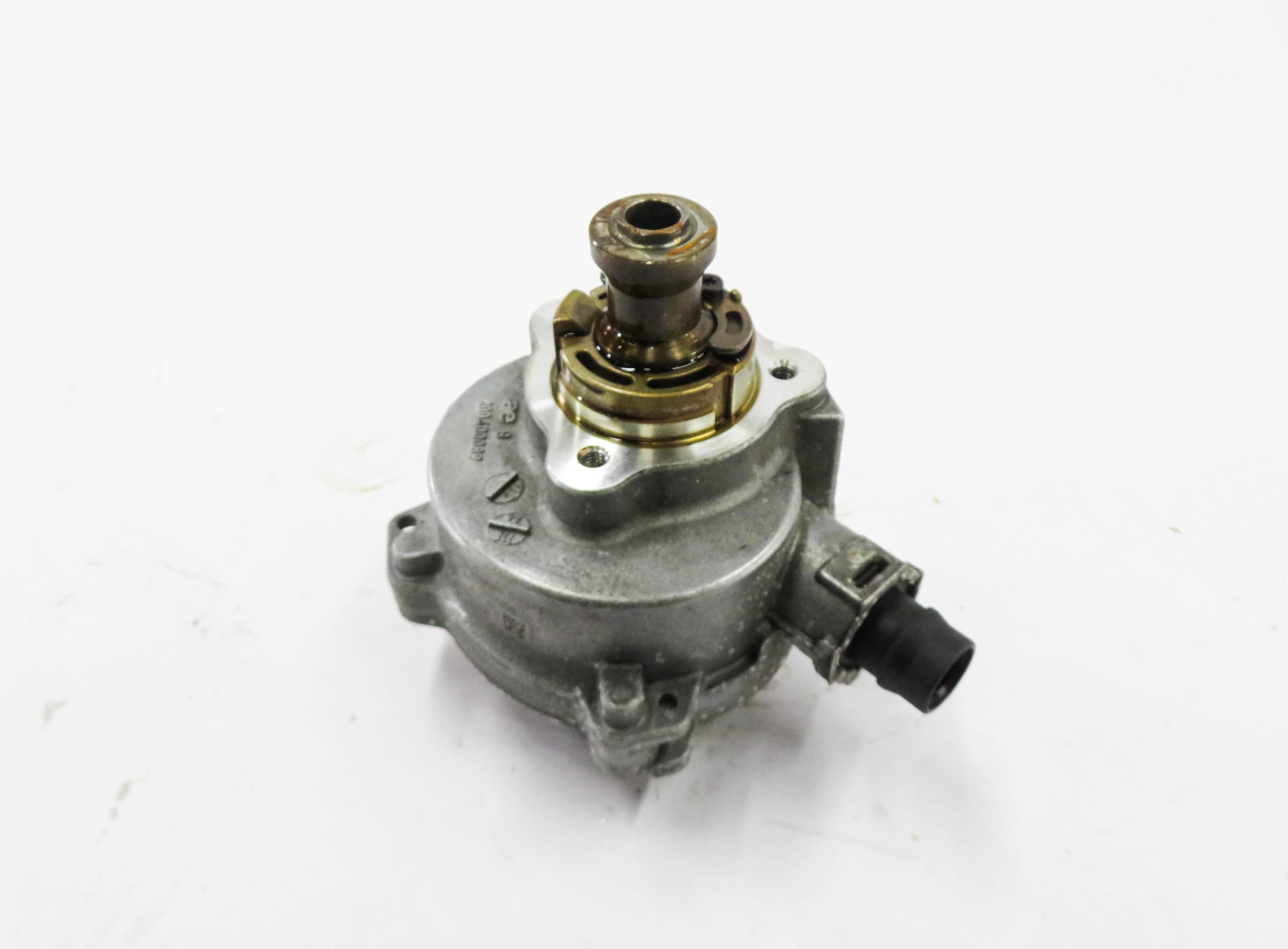 08-16 BMW 335i 535i X6 Z4 (E87 E90 E60 F01 E71 E89) 3.0L N54 ENGINE VACUUM PUMP — exact item pictured
