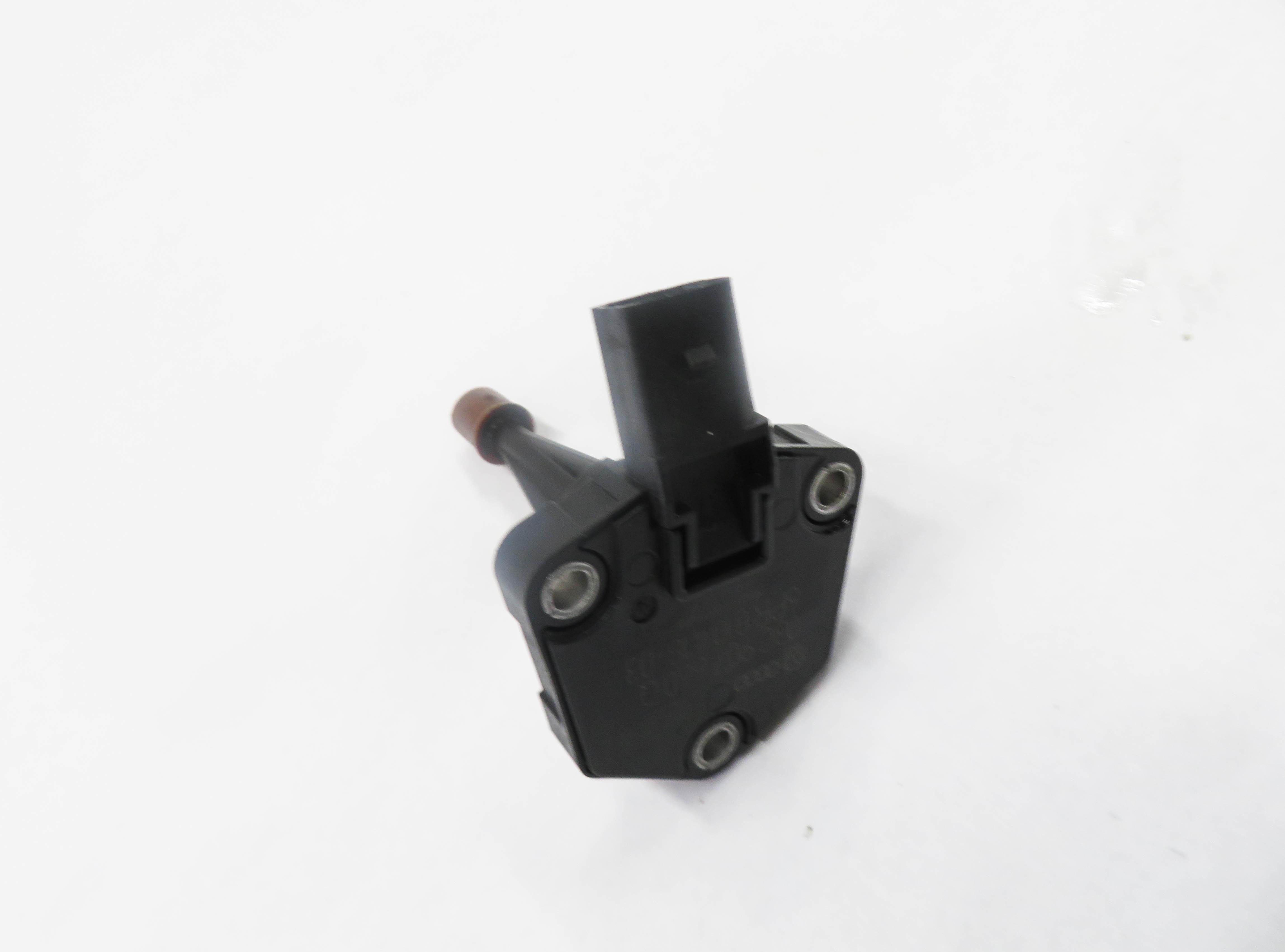 2014 AUDI A4 (B8 8K) 2.0L CPMB TURBO ENGINE - OIL LEVEL SENSOR SENDER — exact item pictured