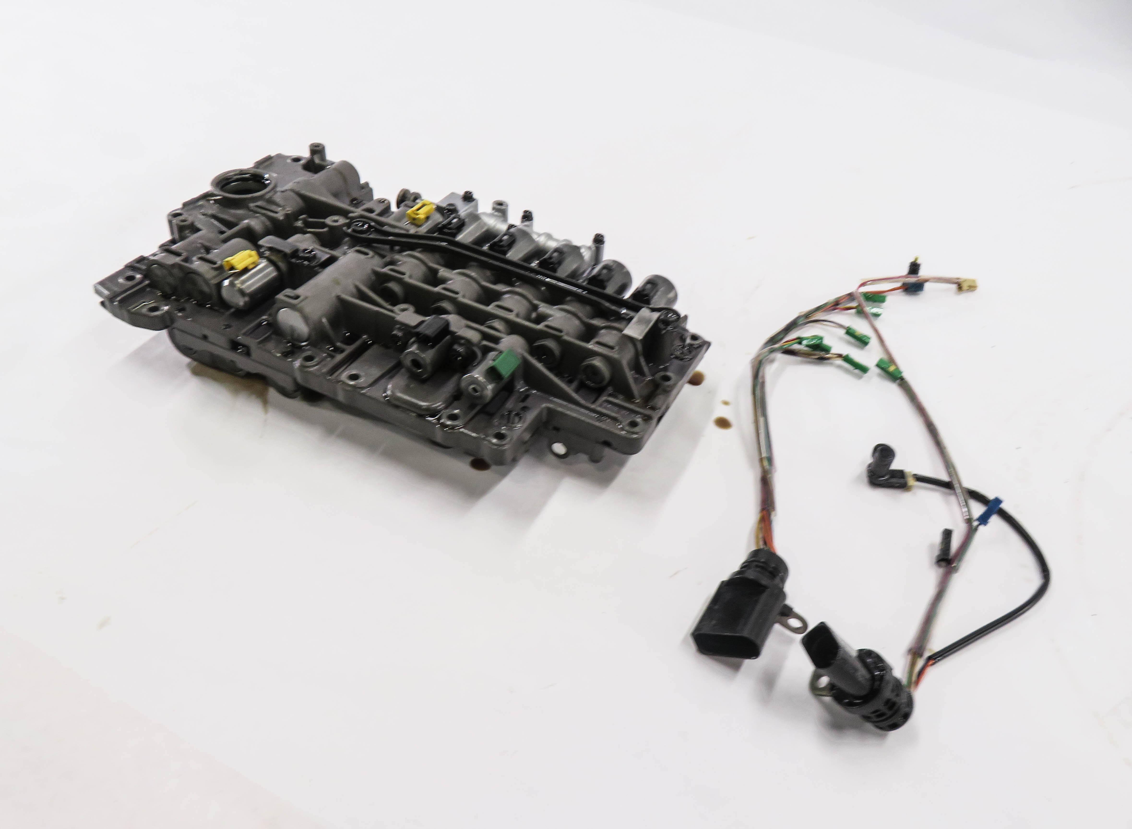 2011-2018 PORSCHE CAYENNE (958) S / GTS / BASE - TRANSMISSION VALVE BODY — exact item pictured