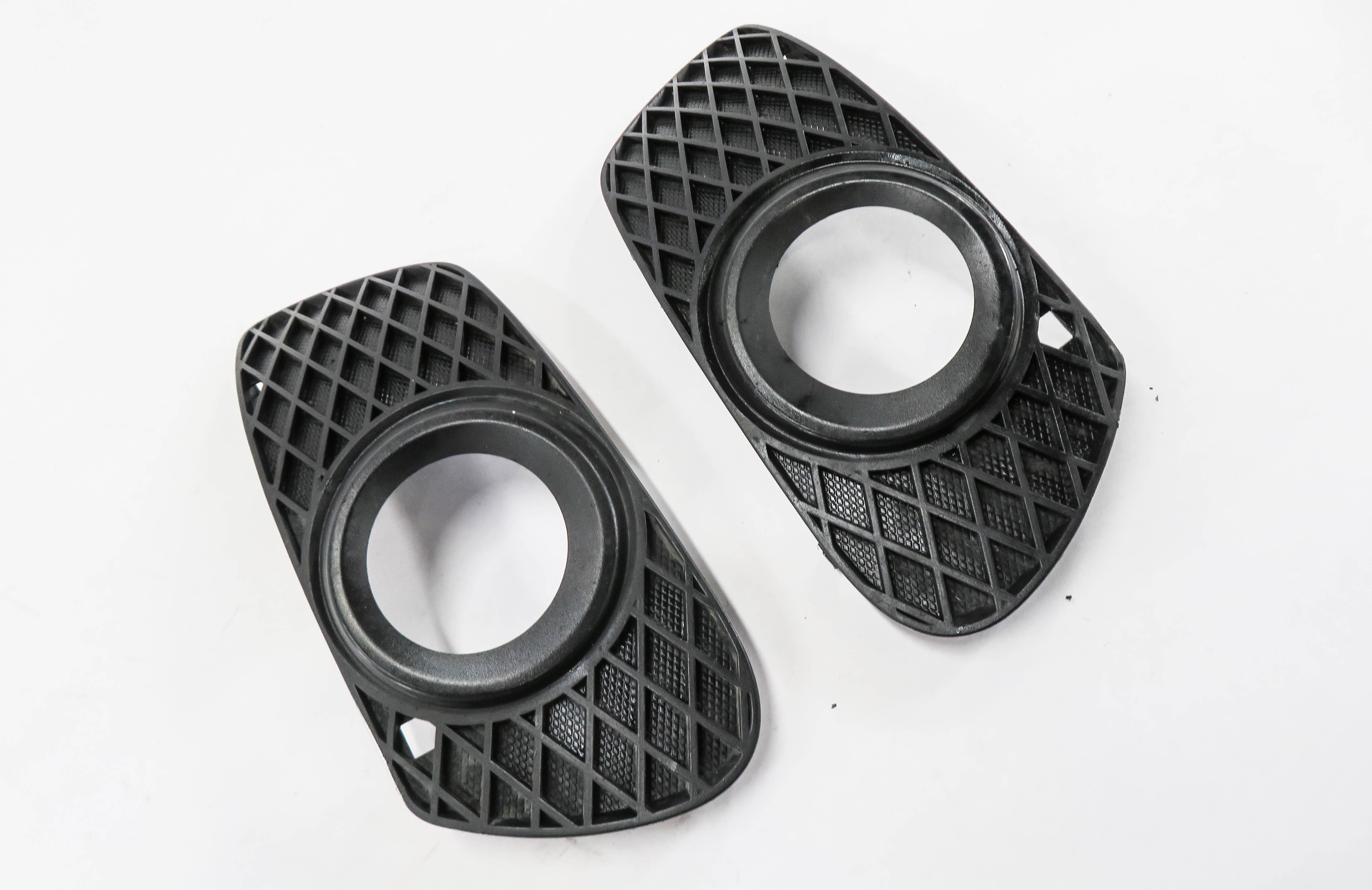 2006 MERCEDES BENZ ML350 (W164) FRONT LEFT & RIGHT FOGLIGHT GRILLE TRIM SET-2 — exact item pictured