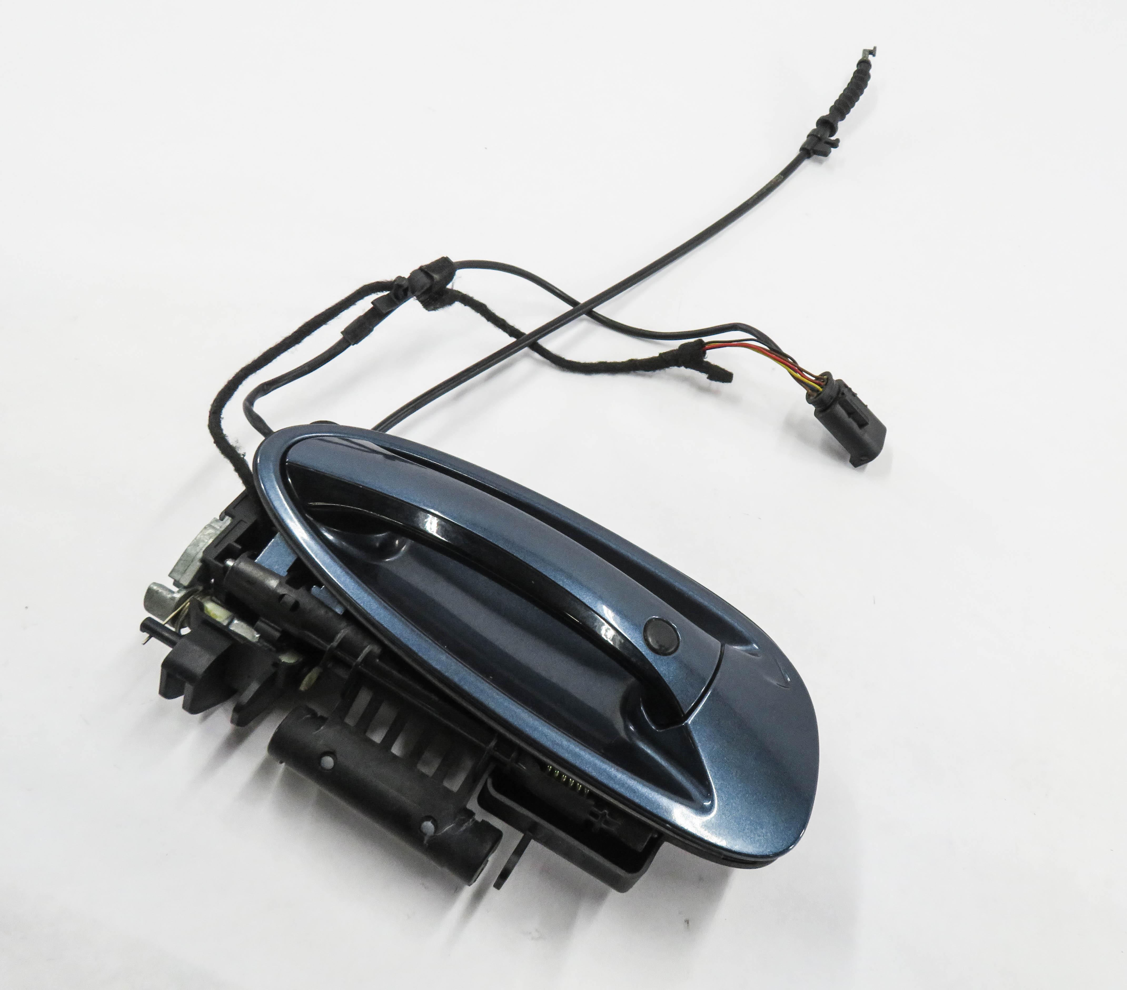 10-16 PORSCHE PANAMERA (970 G1) RIGHT FRONT PASSENGER KEYLESS DOOR HANDLE (BLUE) — exact item pictured