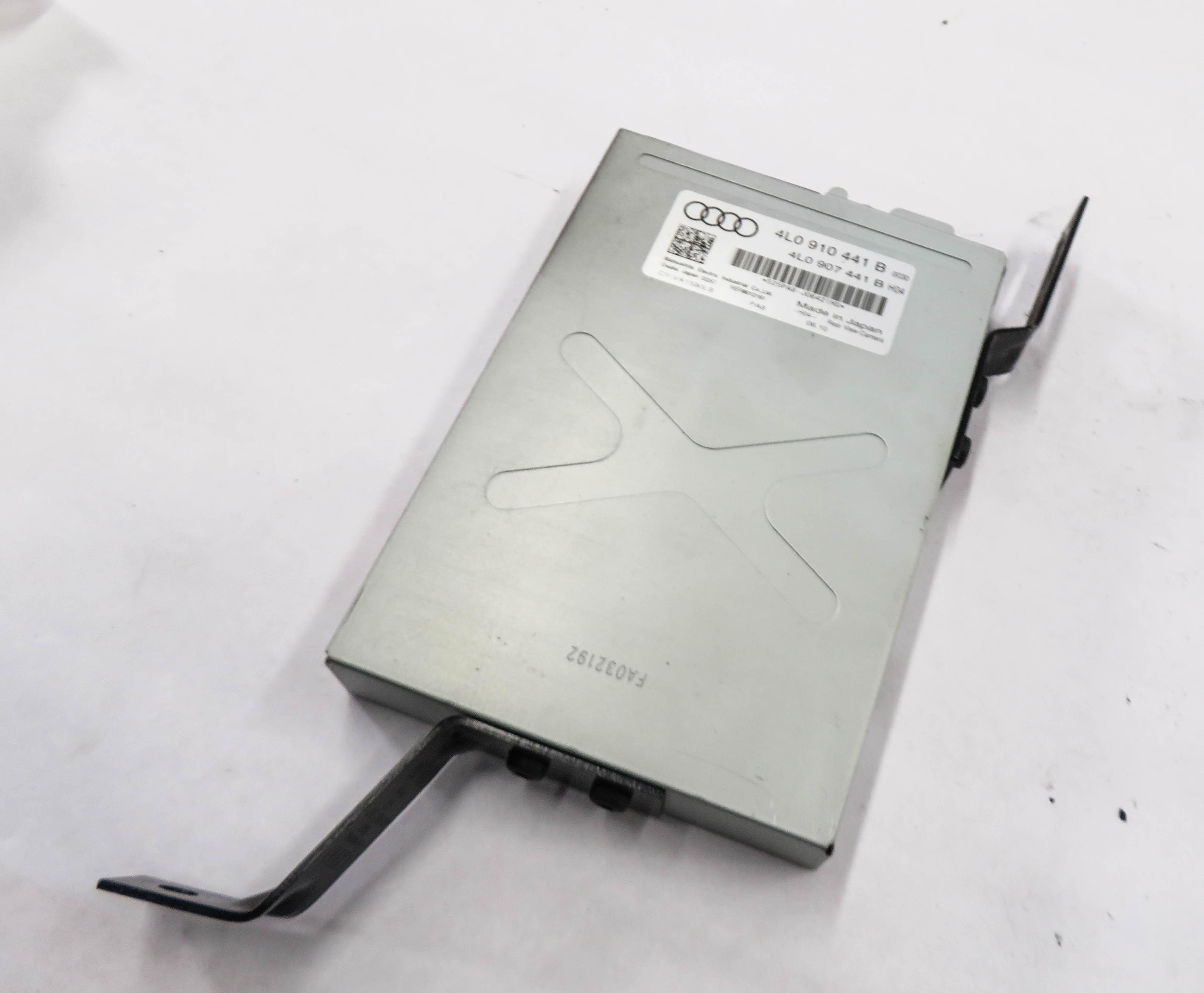 2010-2017 AUDI Q7 (4L) REARVIEW BACKUP REVERSE CAMERA CONTROL MODULE — exact item pictured