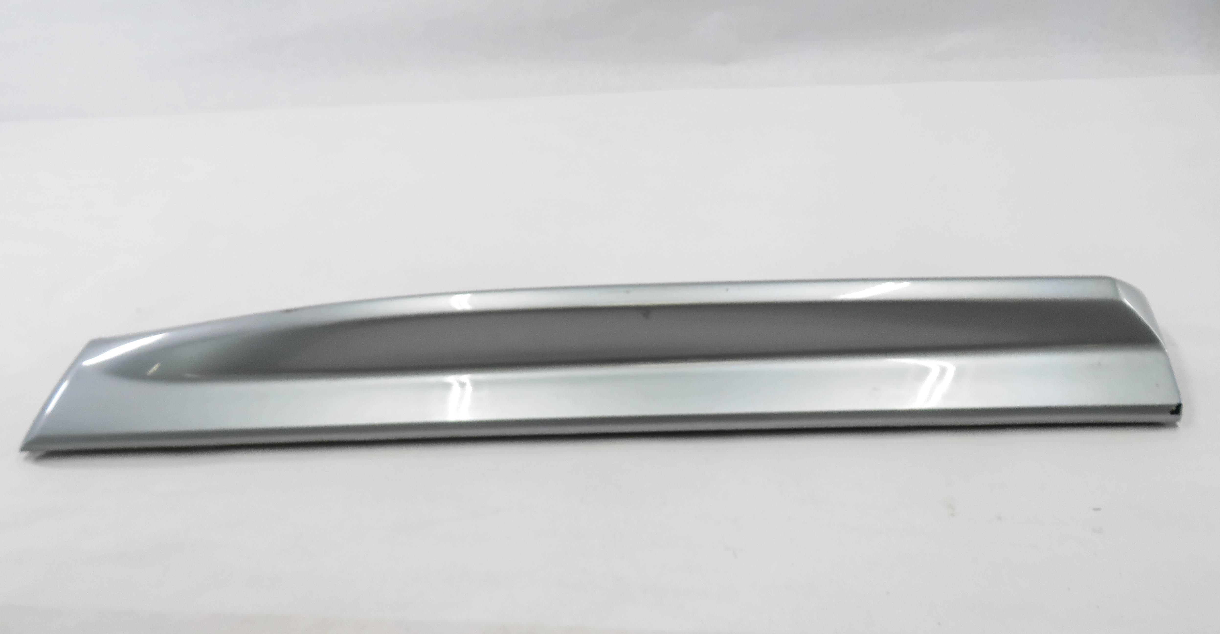 2006 RANGE ROVER SPORT (L320) RIGHT FRONT PASSENGER DOOR RUNNER TRIM (SILVER) — exact item pictured