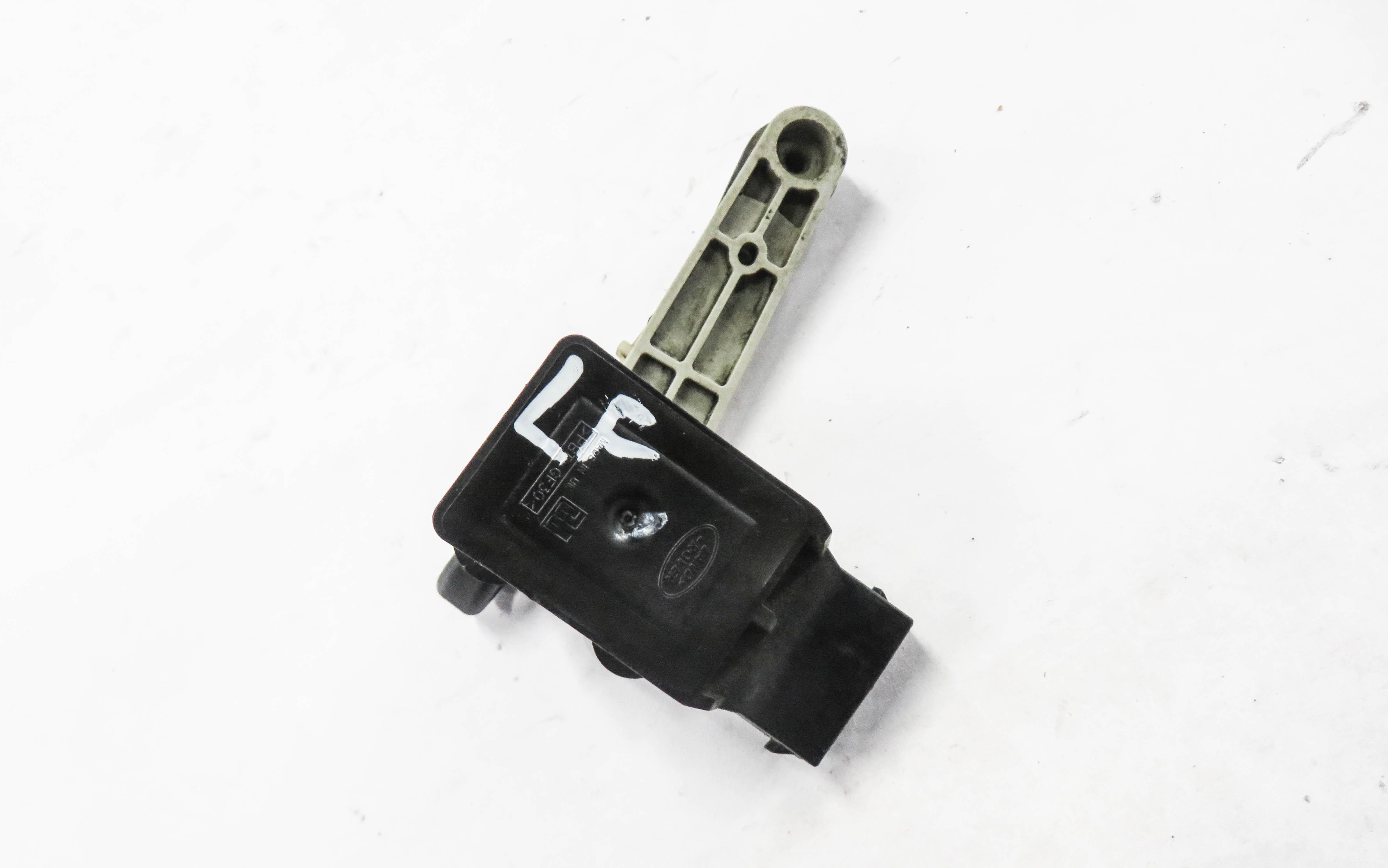 2008 RANGE ROVER SPORT (L320) LEFT FRONT SUSPENSION HEIGHT LEVEL SENSOR — exact item pictured