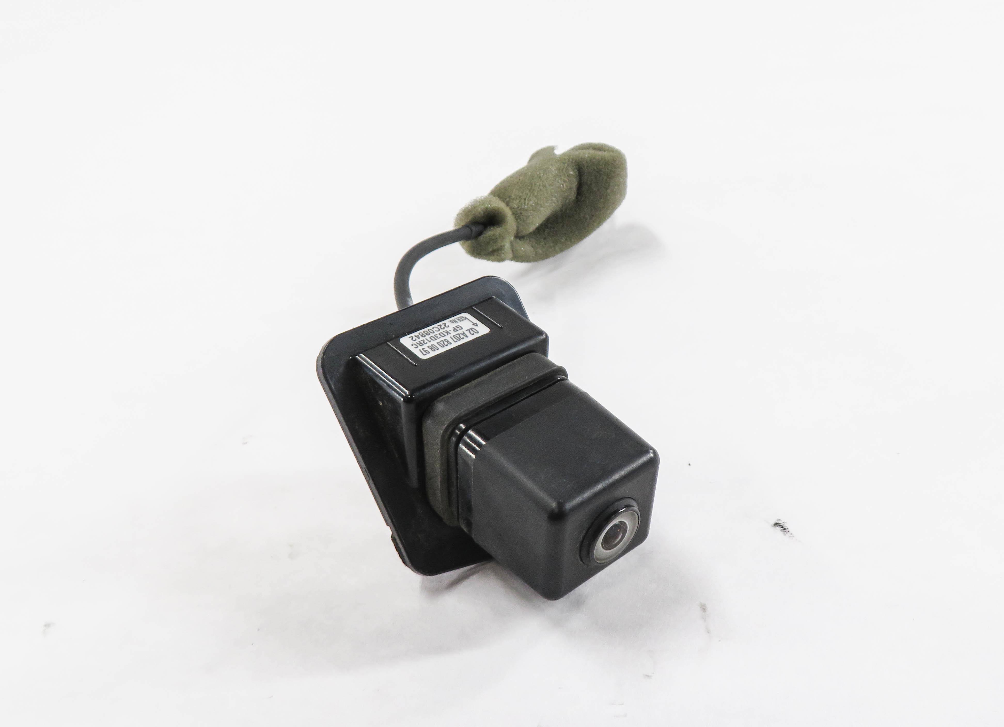 10-13 MERCEDES E300 E350 E400 E550 (A207 C207 W207 W212) BACKUP REVERSE CAMERA — exact item pictured