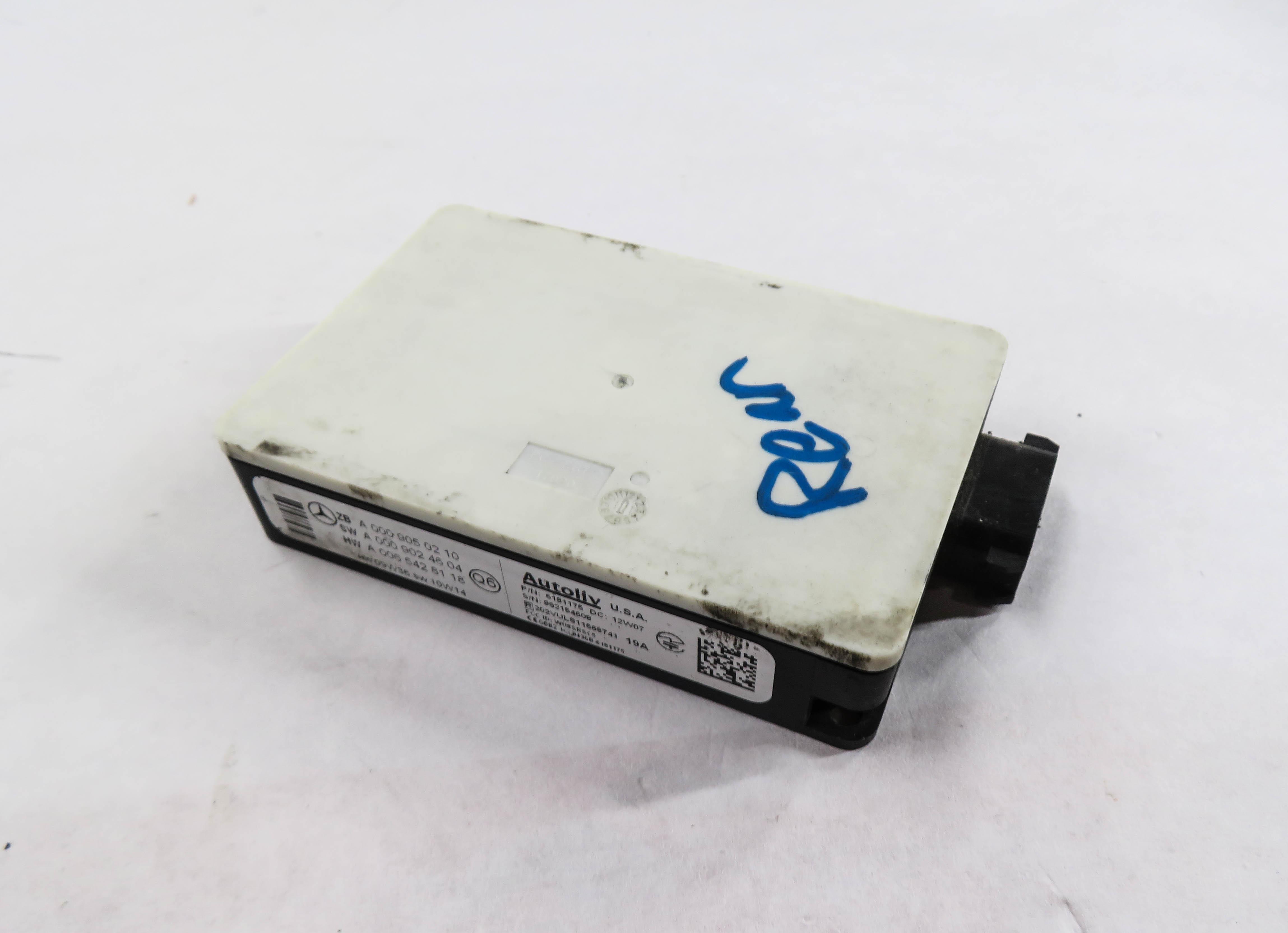 2012 MERCEDES E350 (W212) REAR BLIND SPOT RADAR SENSOR MODULE — exact item pictured