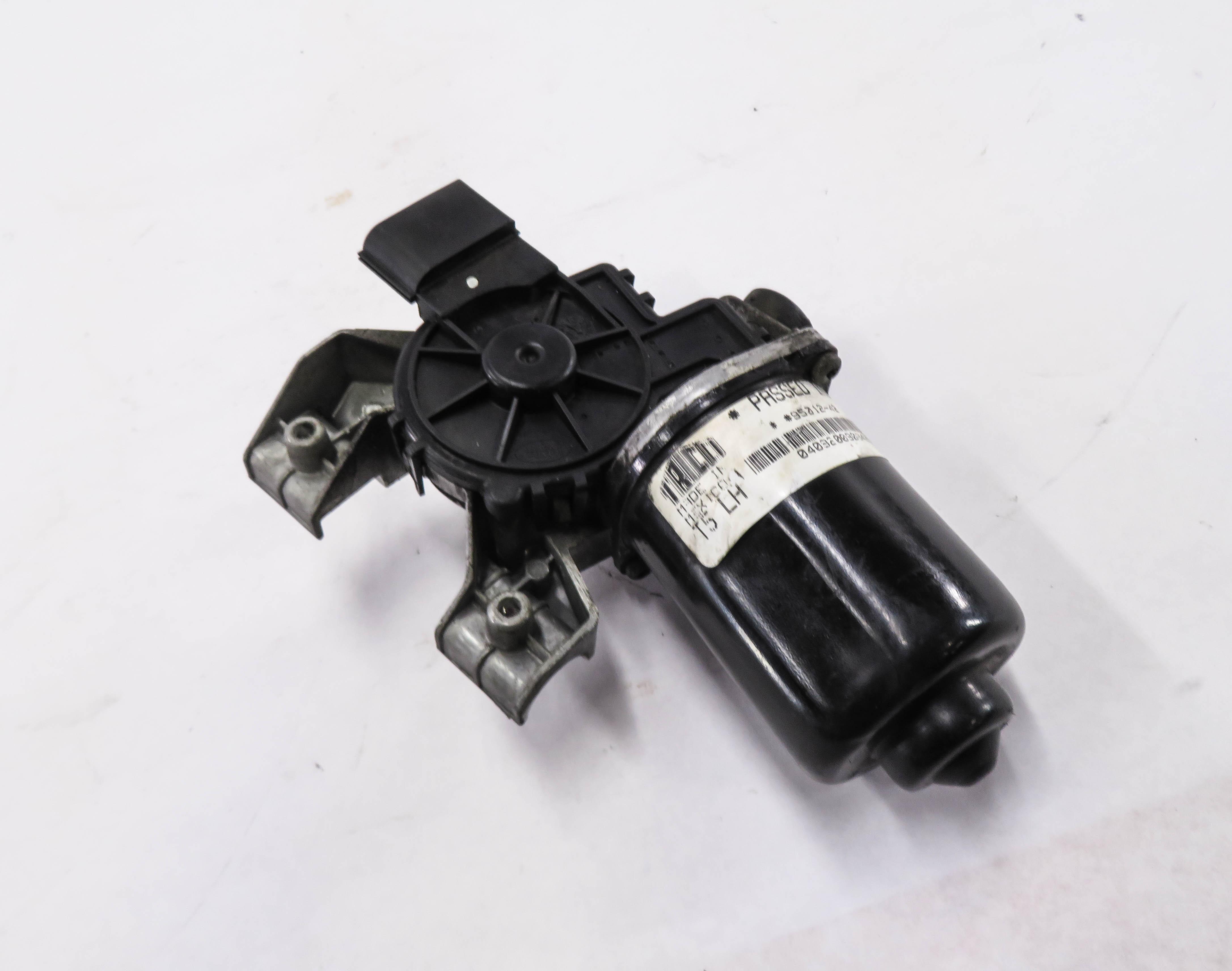05-16 LAND ROVER LR3 LR4 - RANGE ROVER SPORT (L320) FRONT WINDSHIELD WIPER MOTOR — exact item pictured