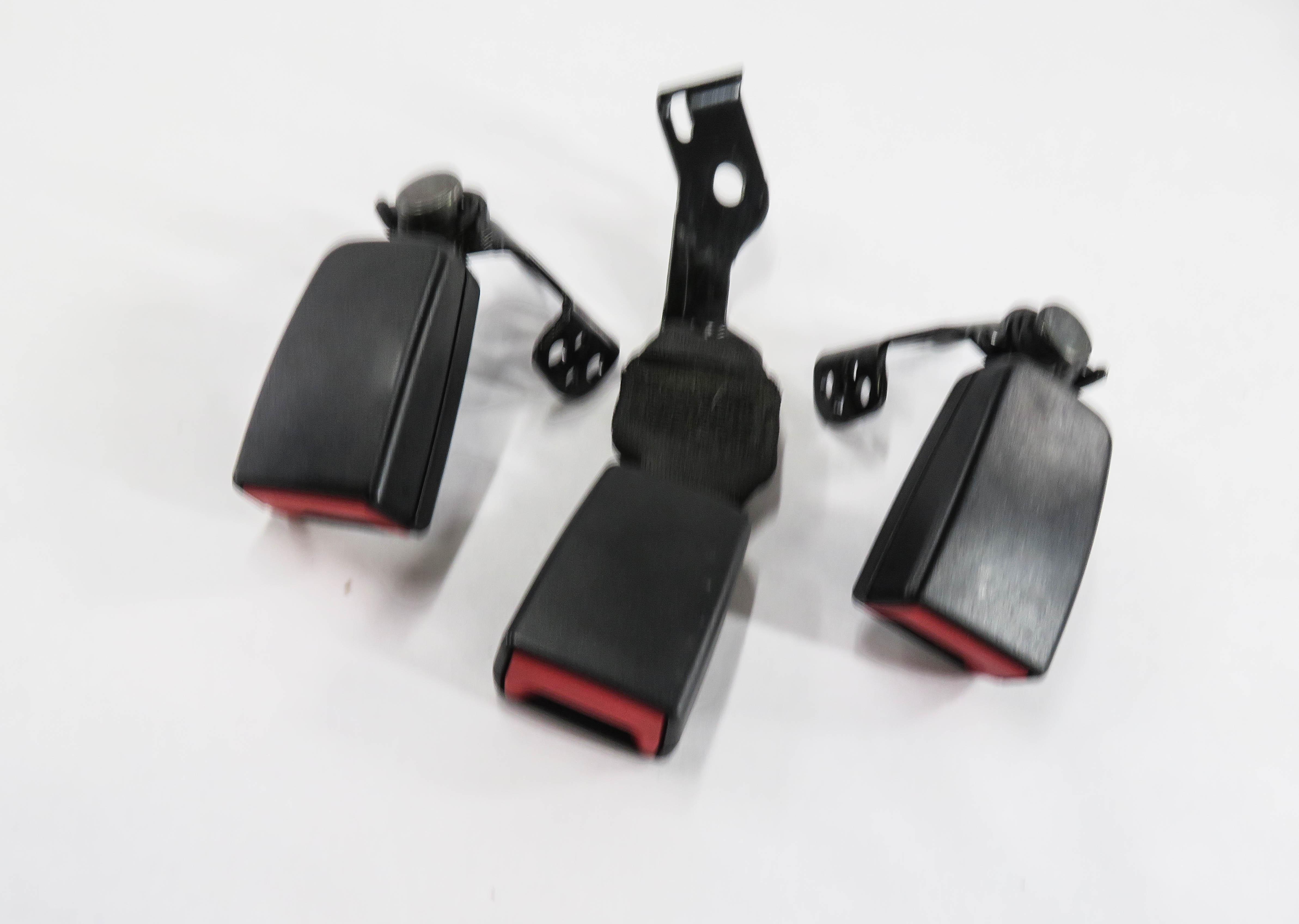 2013 MERCEDES E350 (W212) REAR SEAT SEATBELT BUCKLE RECEIVER SET-3 (BLACK) — exact item pictured