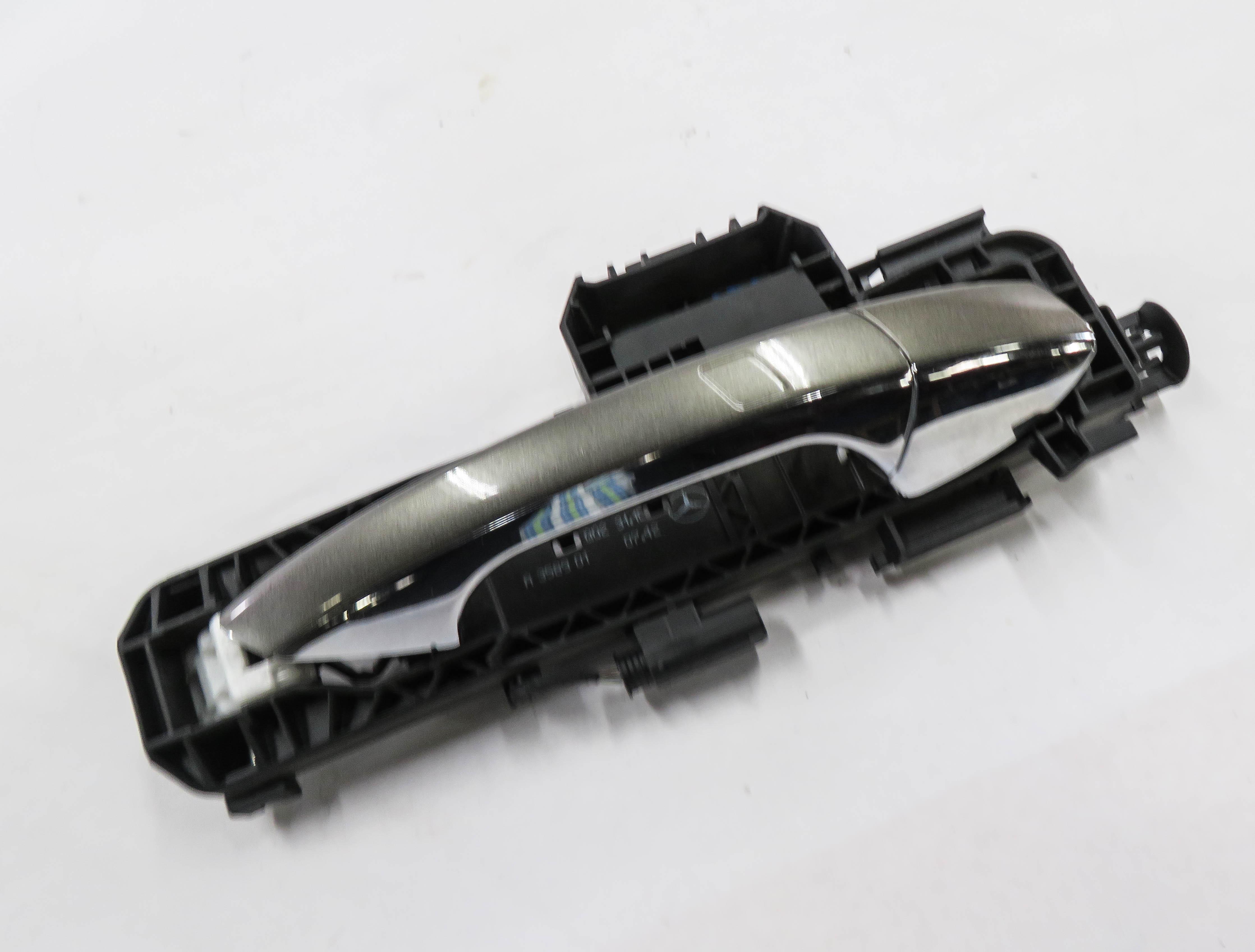 08-14 MERCEDES C300 C350 E350 E550 - RIGHT FRONT KEYLESS GO DOOR HANDLE (GRAY) — exact item pictured