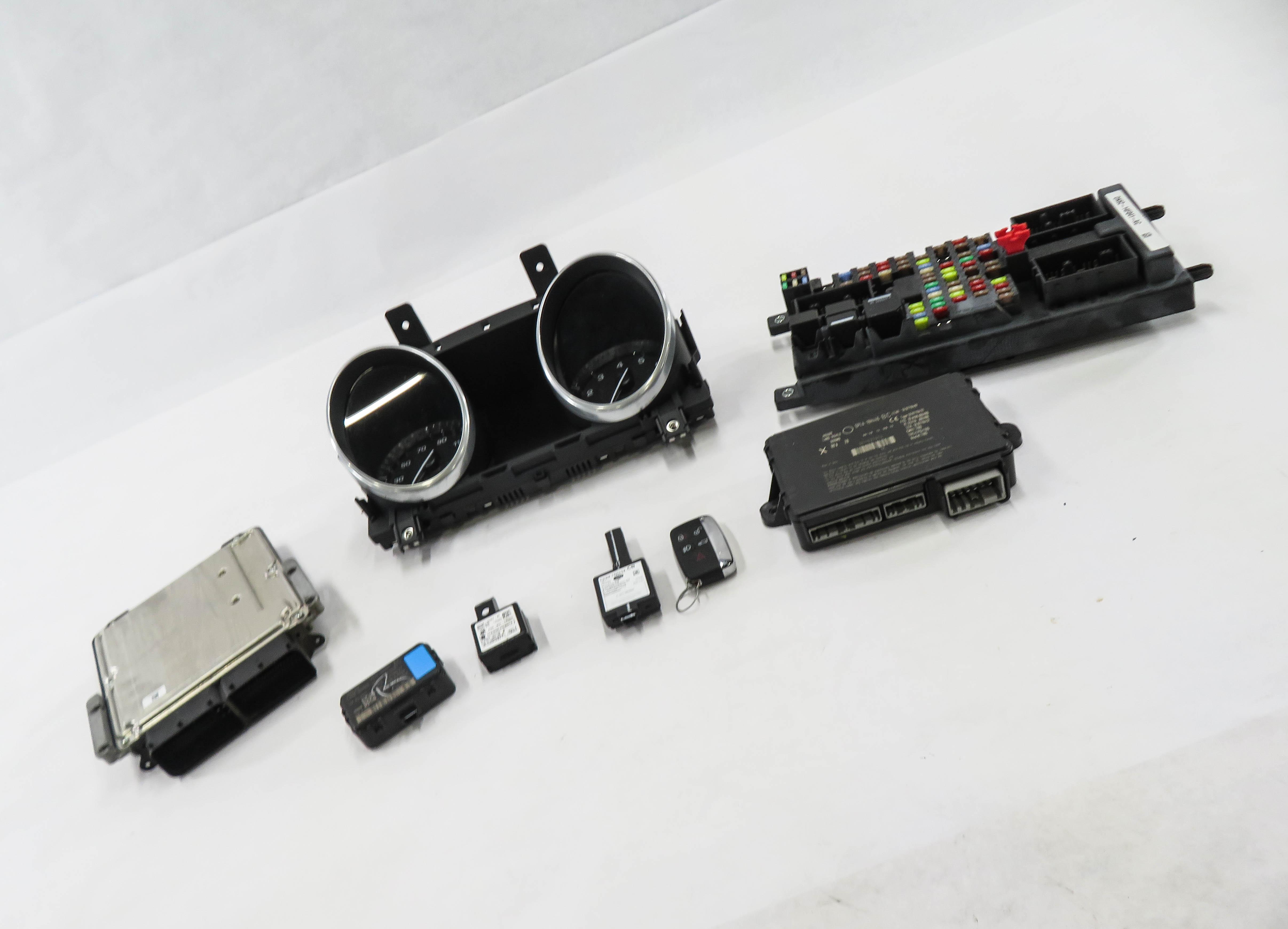14 RANGE ROVER SPORT (L494) 3.0L SUPERCHARGED ENGINE IMMOBILIZER MODULE KEY SET — exact item pictured