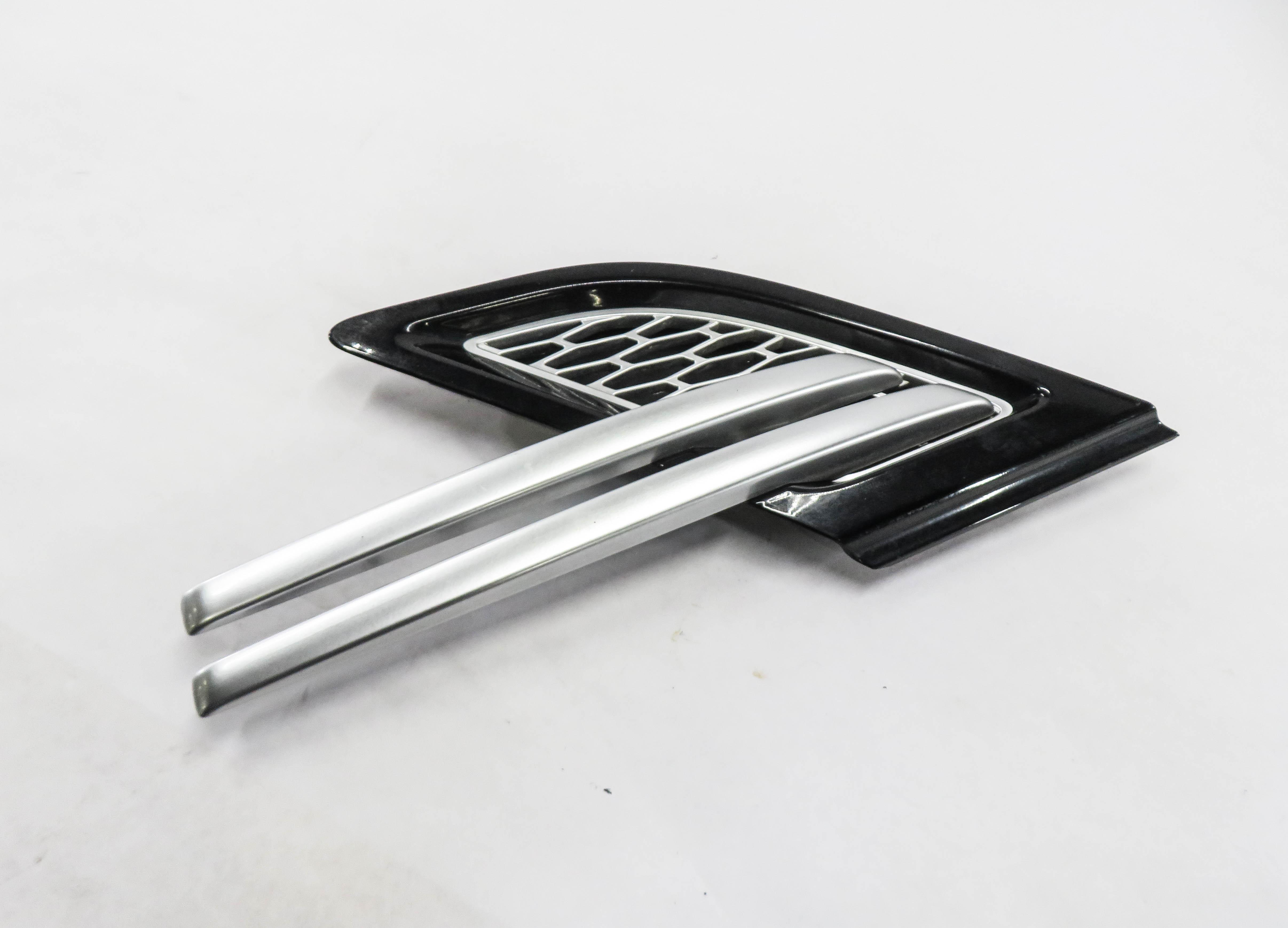 2014 RANGE ROVER SPORT (L494) LEFT FRONT DRIVER FENDER AIR VENT GRILLE TRIM — exact item pictured