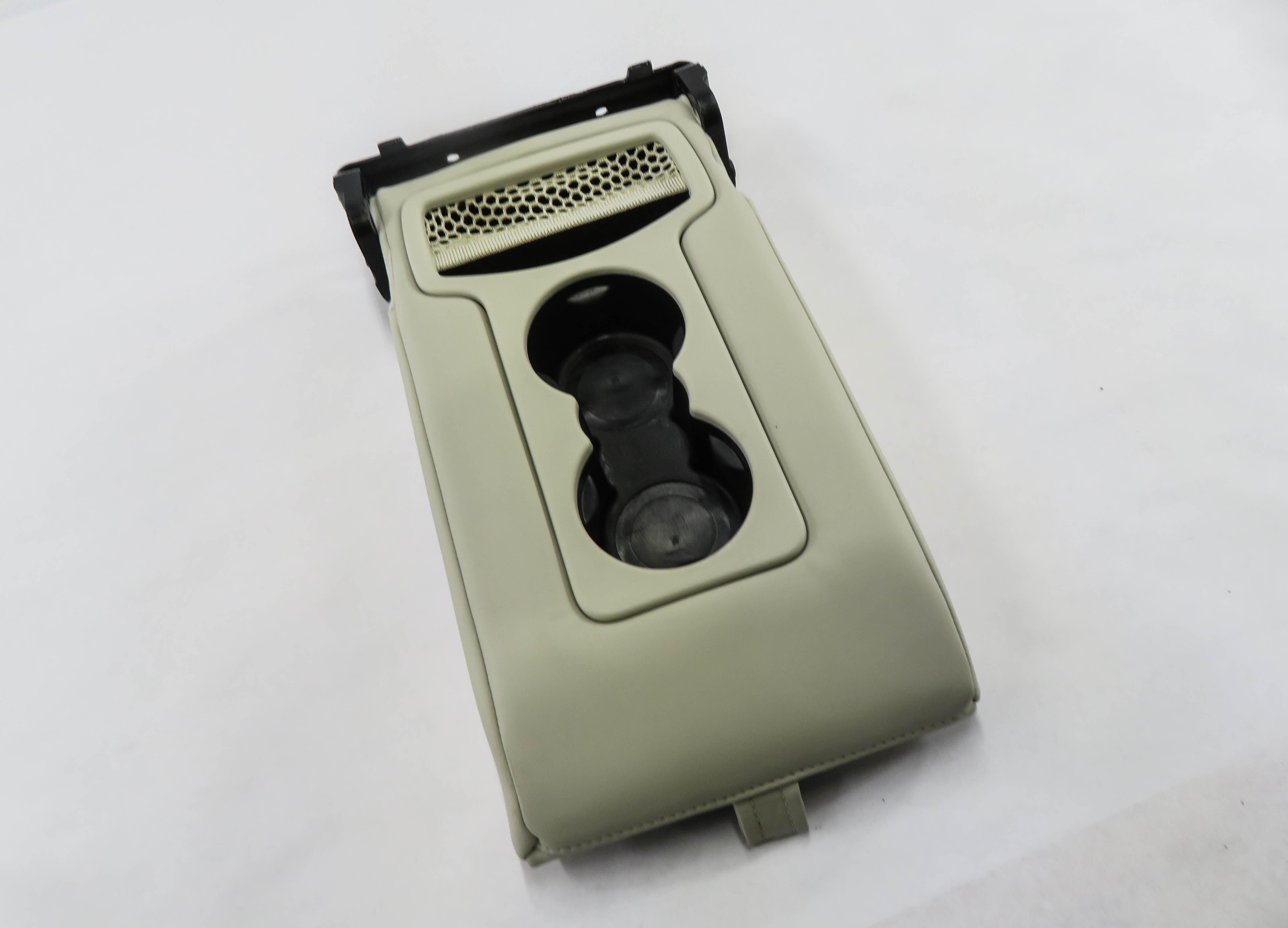 2014 RANGE ROVER SPORT (L494) REAR SEAT ARMREST CUP HOLDER (IVORY LEATHER) — exact item pictured