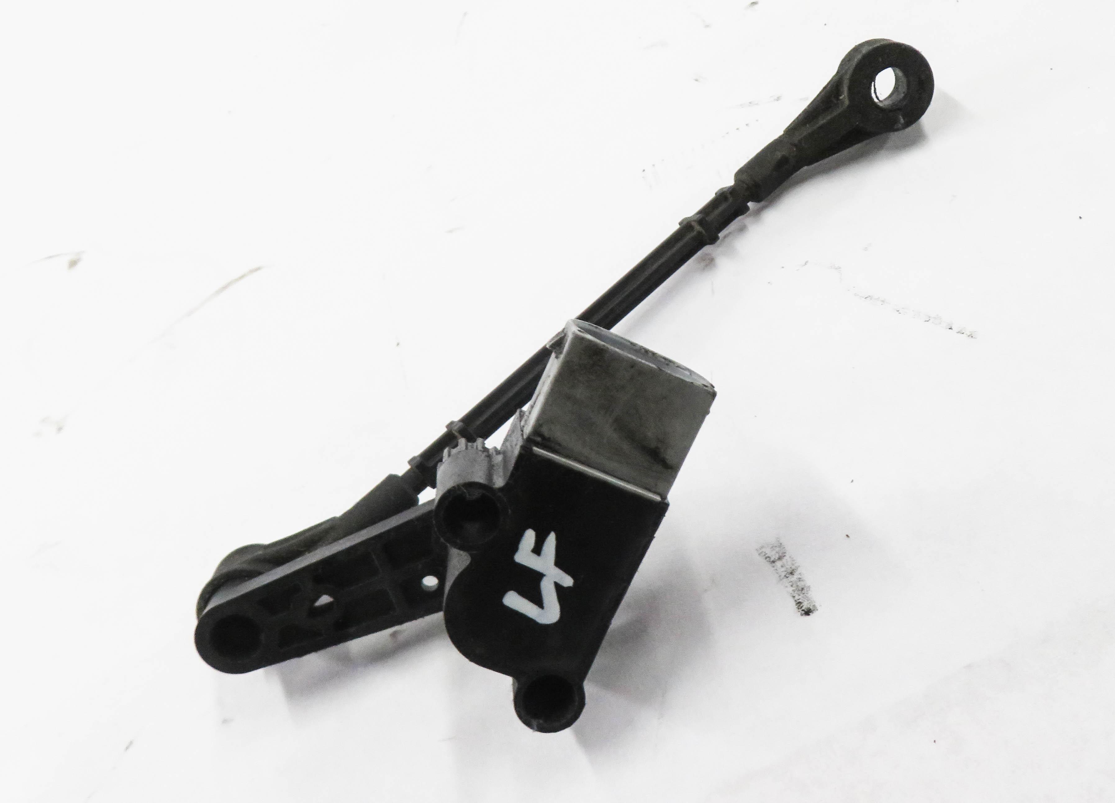 2010 RANGE ROVER (L322) LEFT FRONT DRIVER SUSPENSION HEIGHT LEVEL SENSOR — exact item pictured