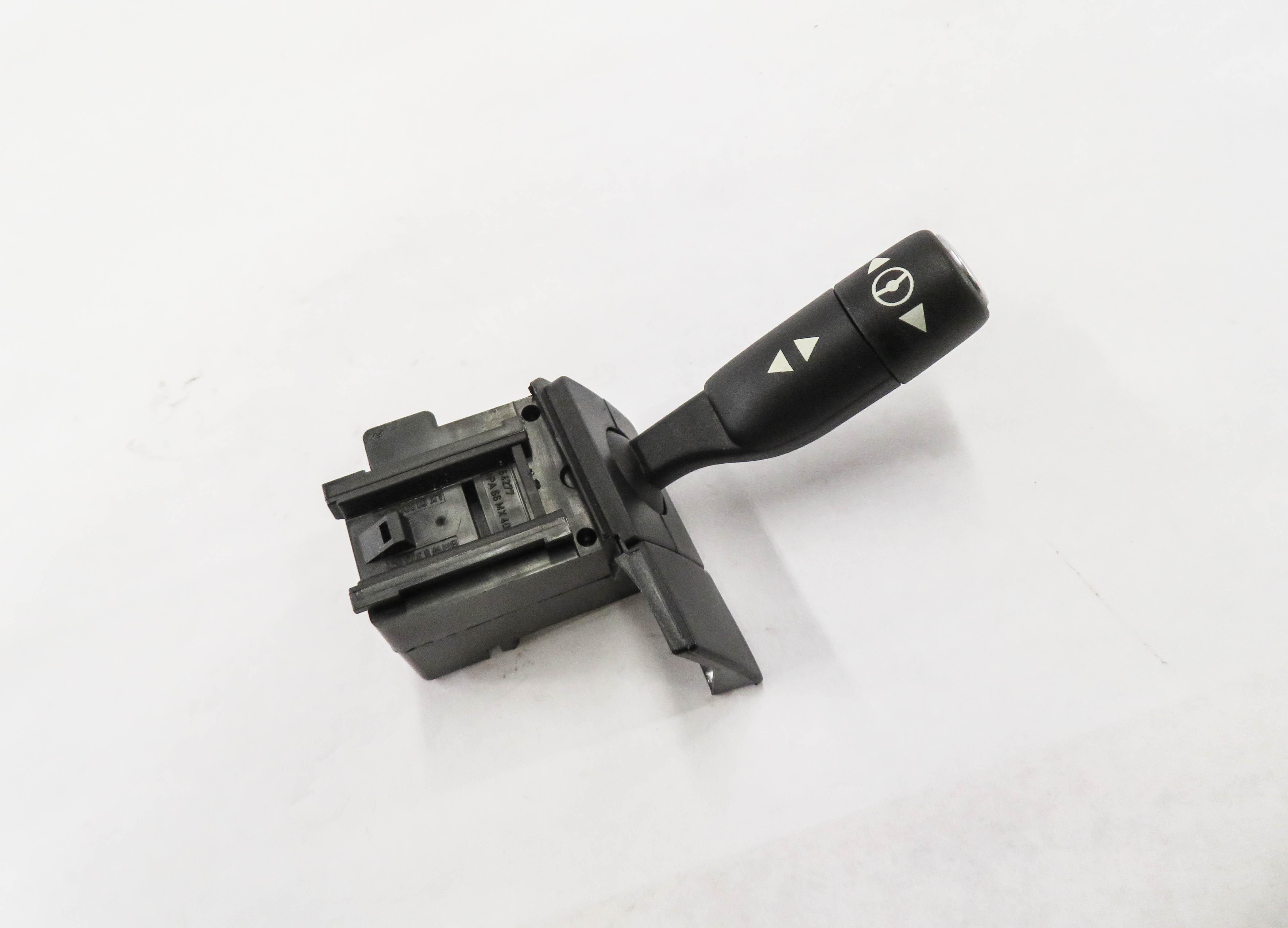 2010 RANGE ROVER (L322) STEERING COLUMN ADJUSTMENT SWITCH — exact item pictured