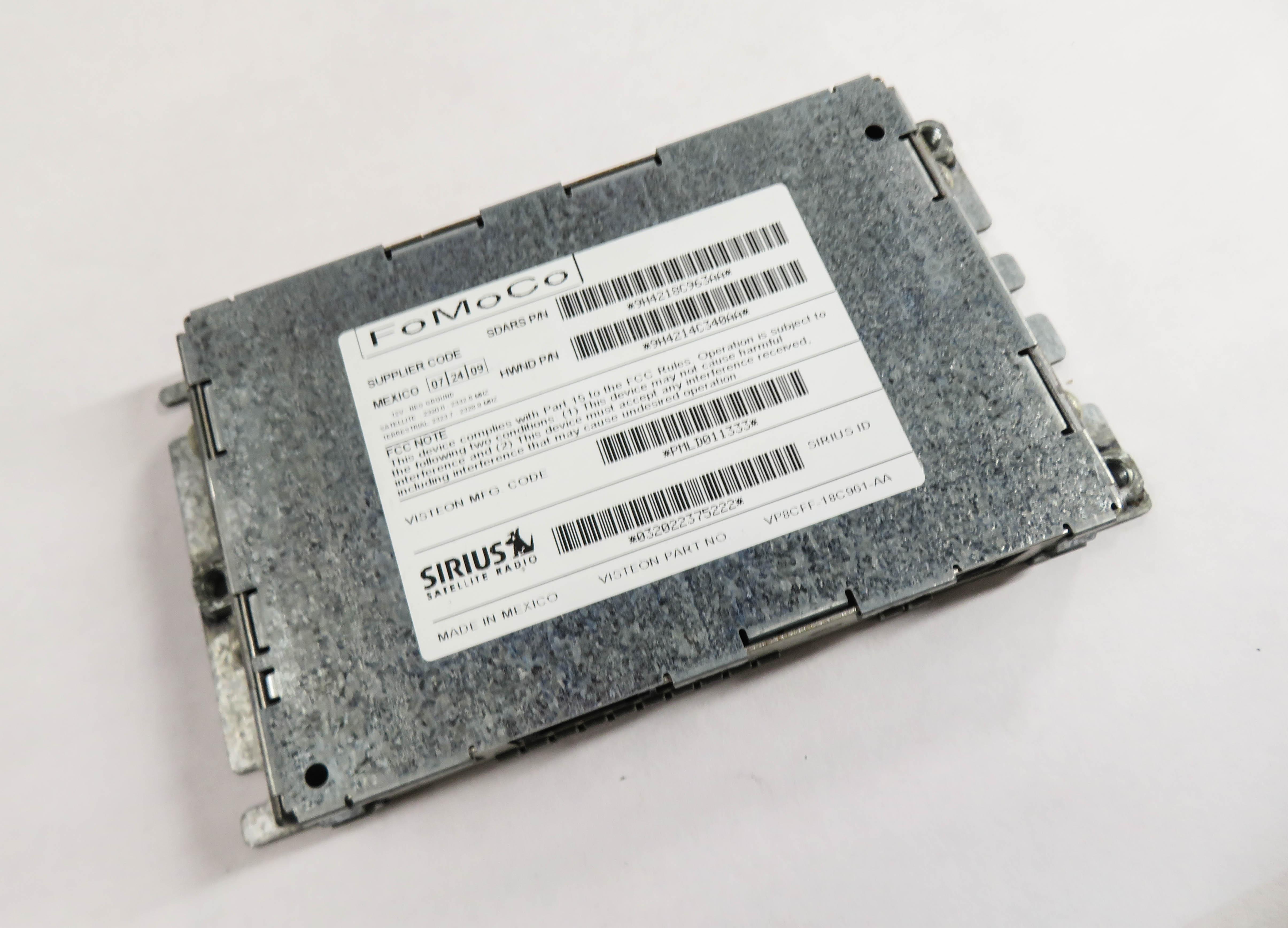 2007-2012 LR3 - RANGE ROVER SPORT (L320) SIRIUS SATELLITE RADIO RECEIVER MODULE — exact item pictured