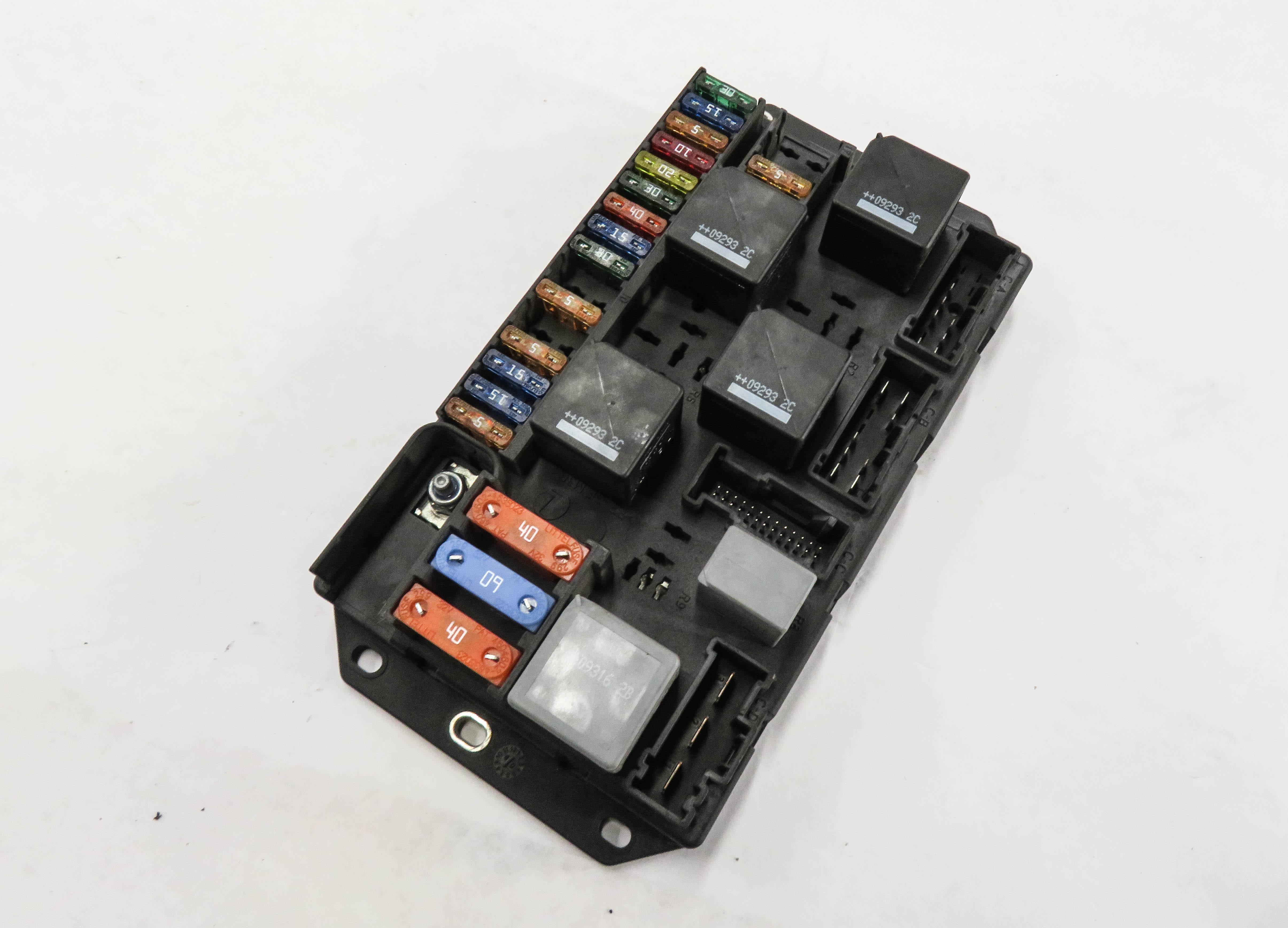 2010 RANGE ROVER (L322) REAR FUSE BOX — exact item pictured