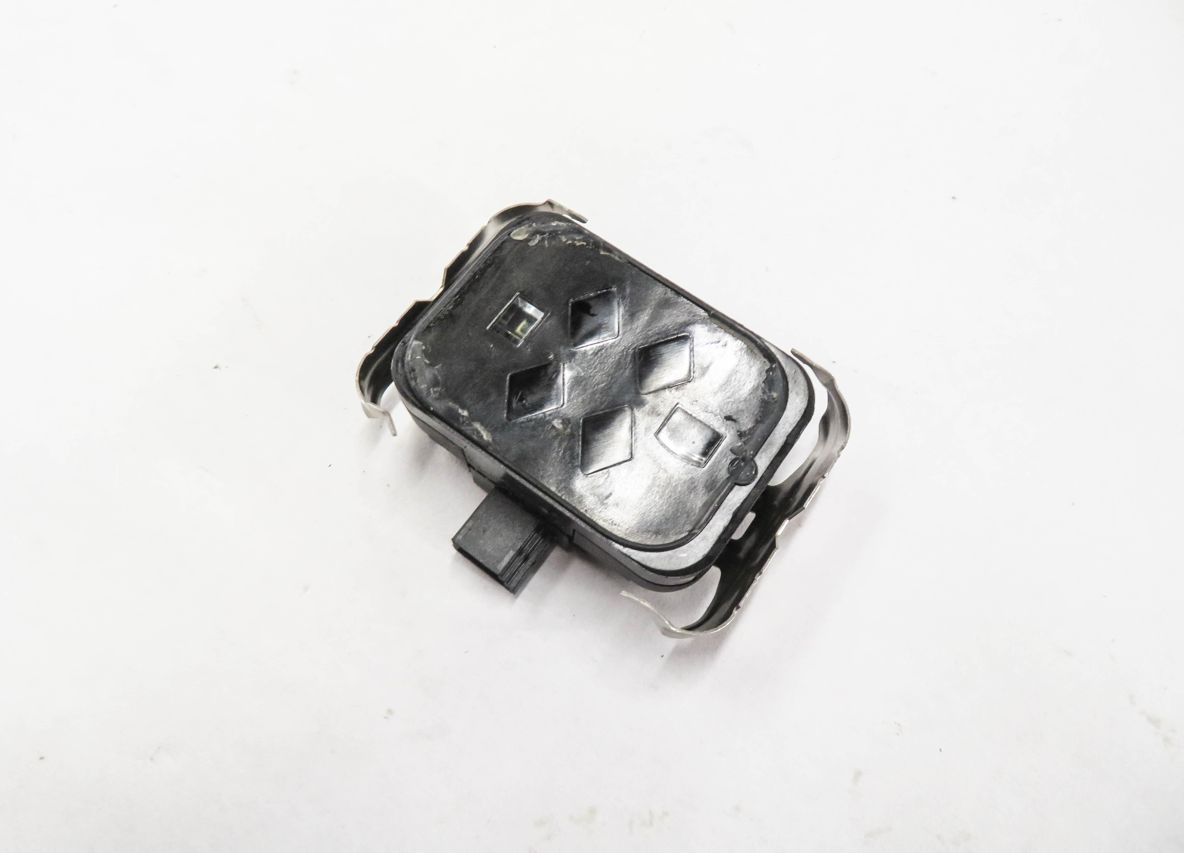 2010-2016 LR2 LR4 RANGE ROVER SPORT (L320 L322) WINDSHIELD WIPER RAIN SENSOR — exact item pictured