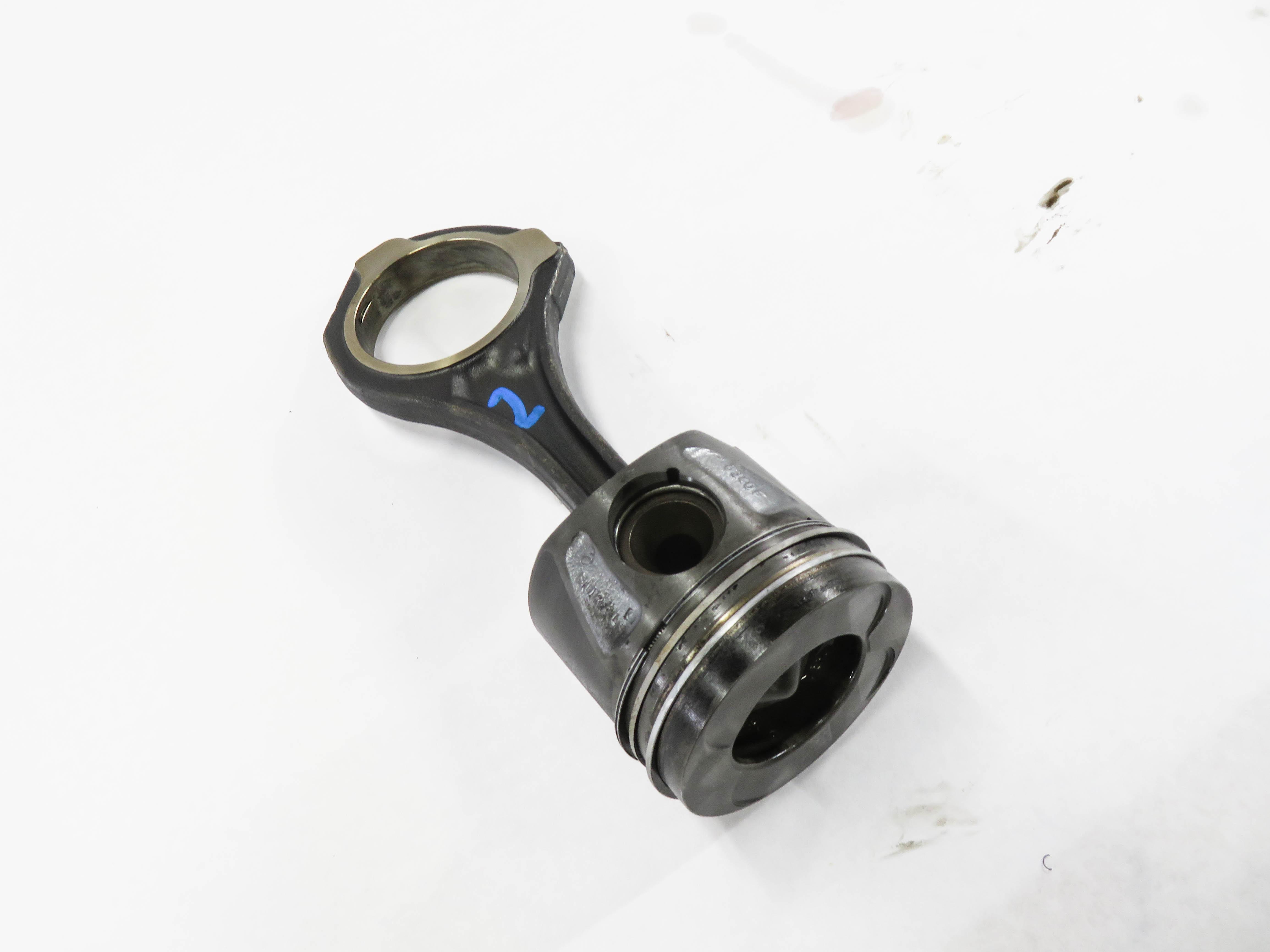 2007-2009 MERCEDES E320 GL320 ML320 (W164 W211 X164) DIESEL - LEFT PISTON w/ ROD — exact item pictured