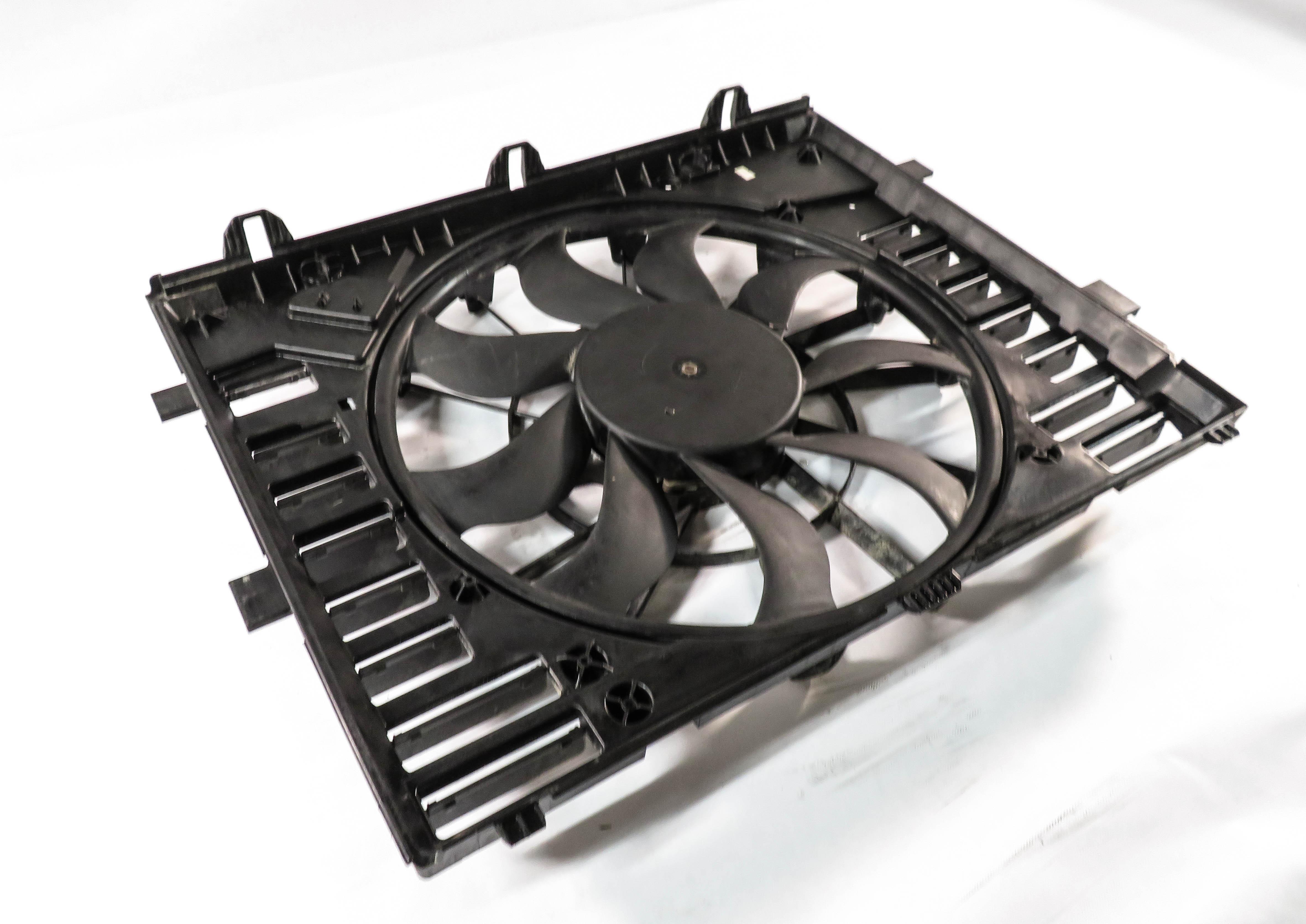 2015-2018 PORSCHE CAYENNE (958) 3.6L TURBO - RADIATOR COOLING FAN ASSEMBLY — exact item pictured