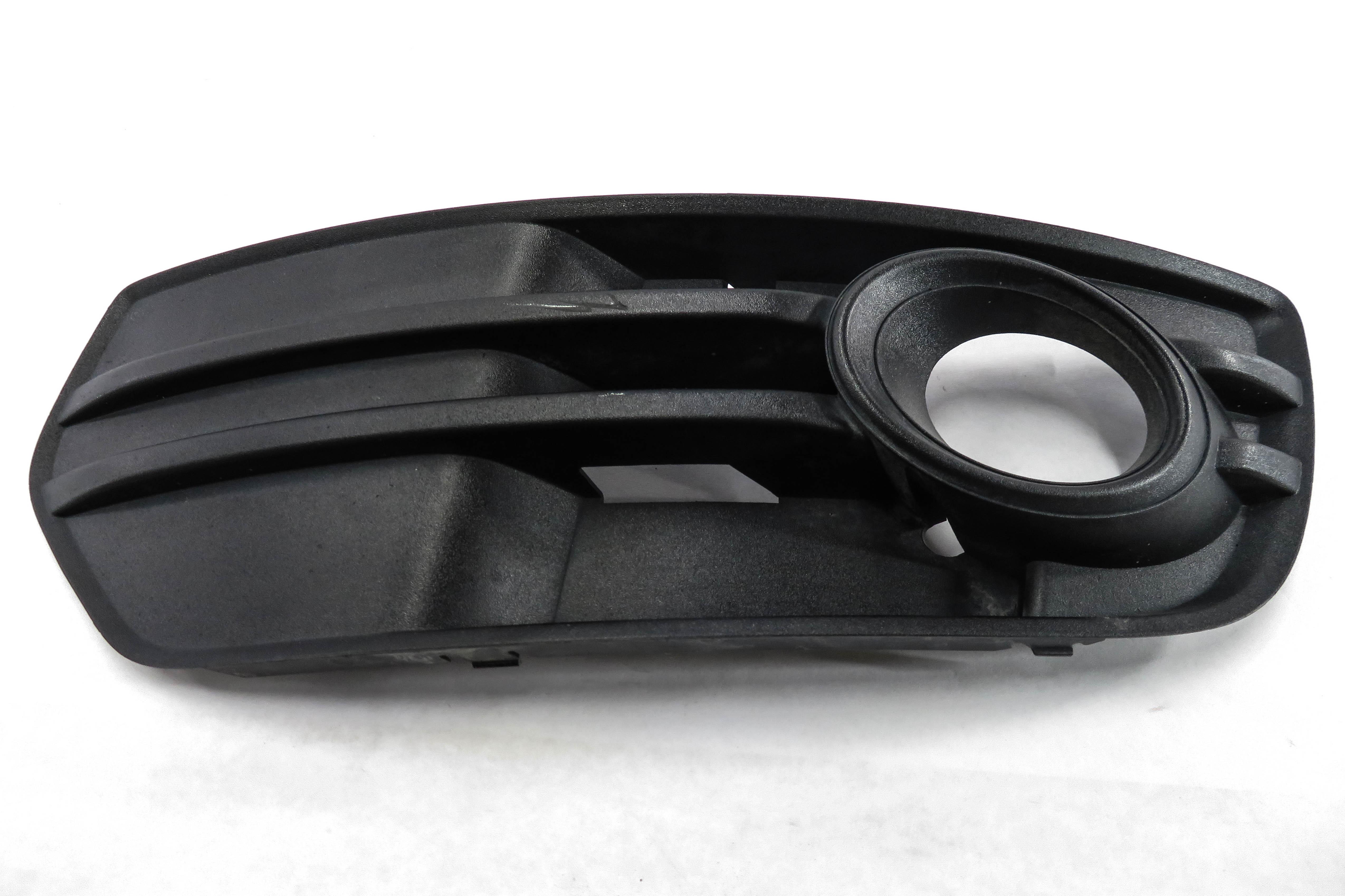 2009-2012 AUDI Q5 (B8 8R) LEFT FRONT DRIVER FOGLIGHT GRILLE TRIM — exact item pictured