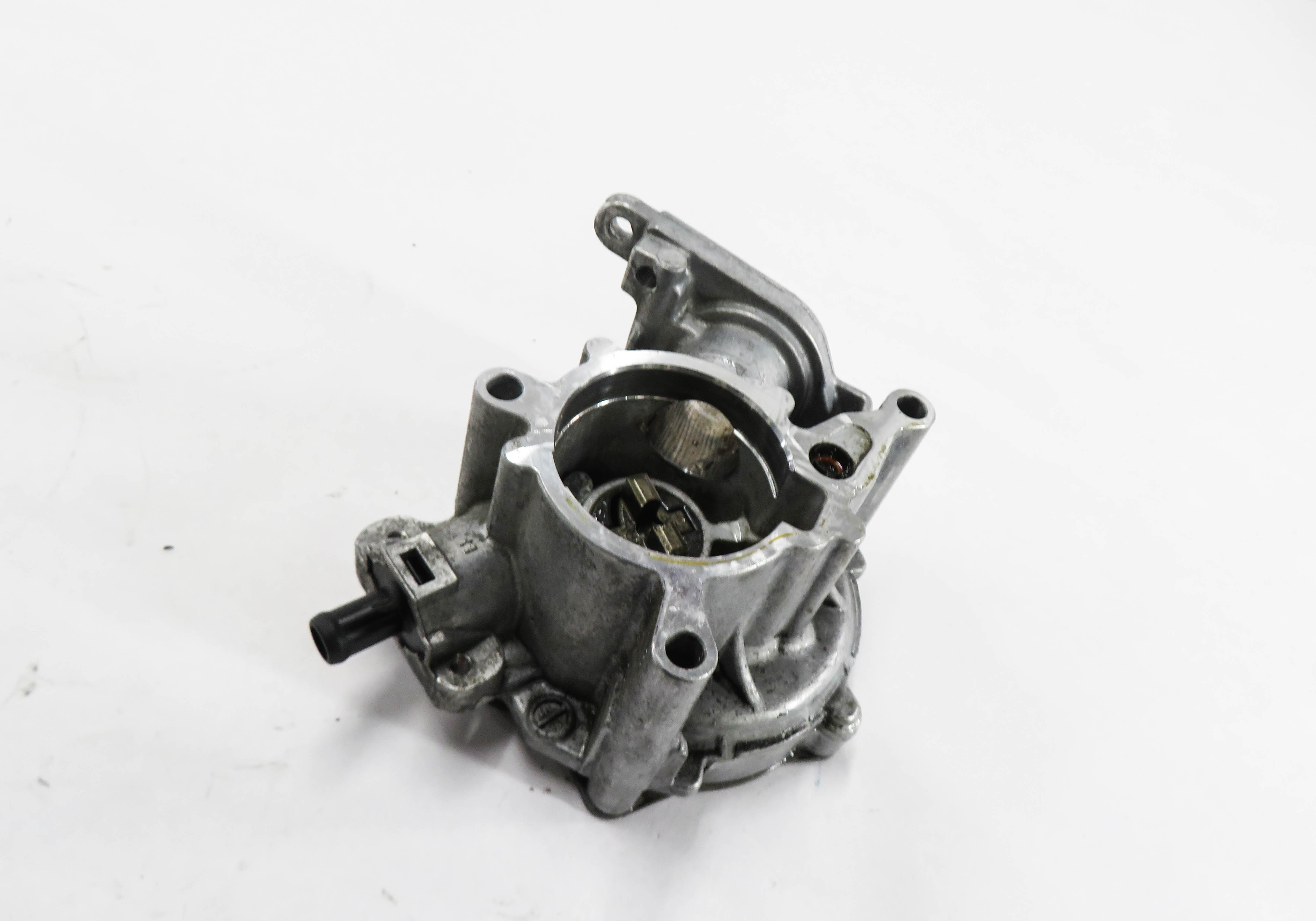 2012 AUDI Q5 (B8 8R) 2.0L CAEB TURBO ENGINE - BRAKE VACUUM PUMP — exact item pictured