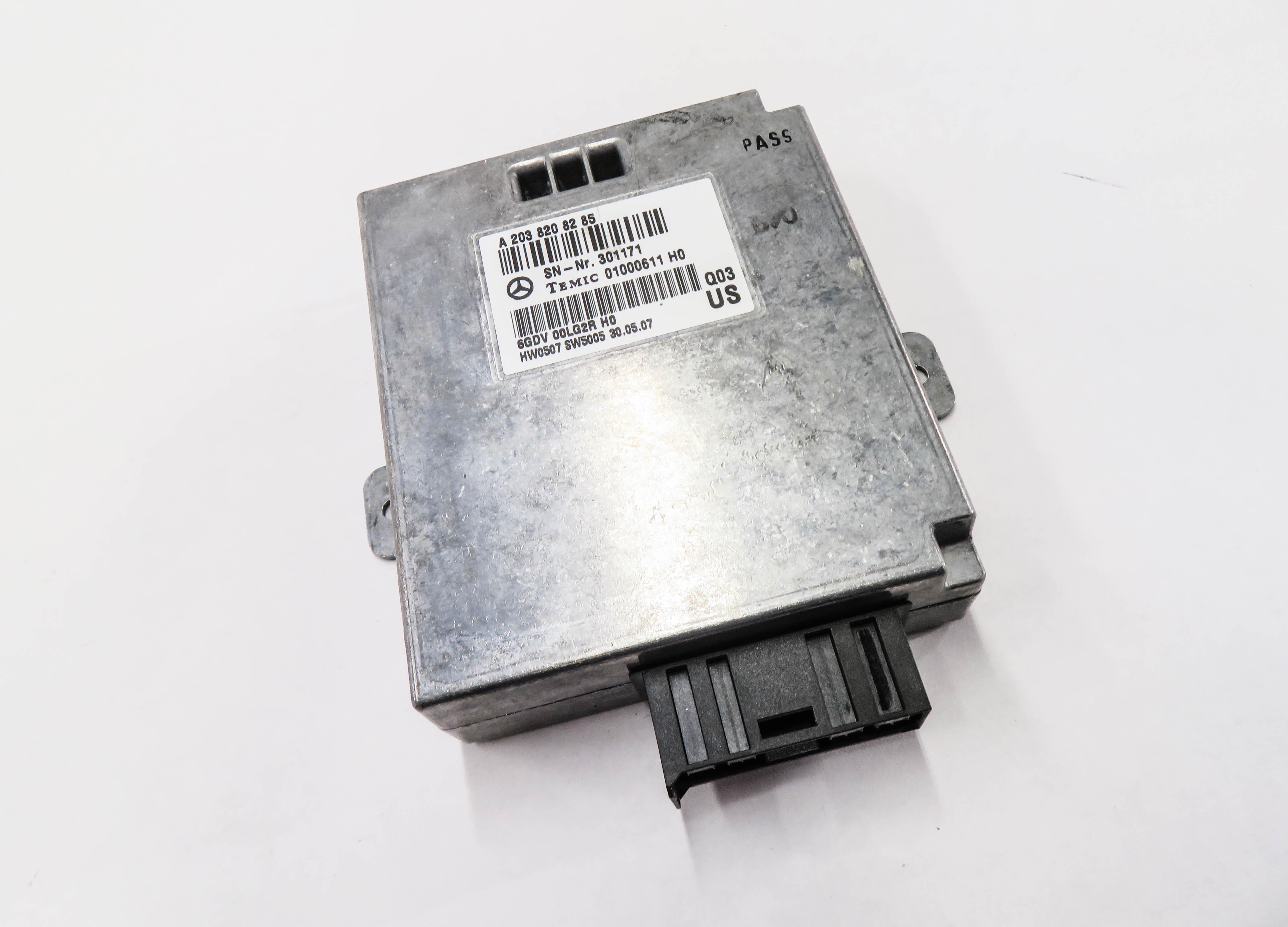 06-12 MERCEDES E350 E550 GL320 GL350 GL450 ML320 ML350 - VOICE CONTROL MODULE — exact item pictured