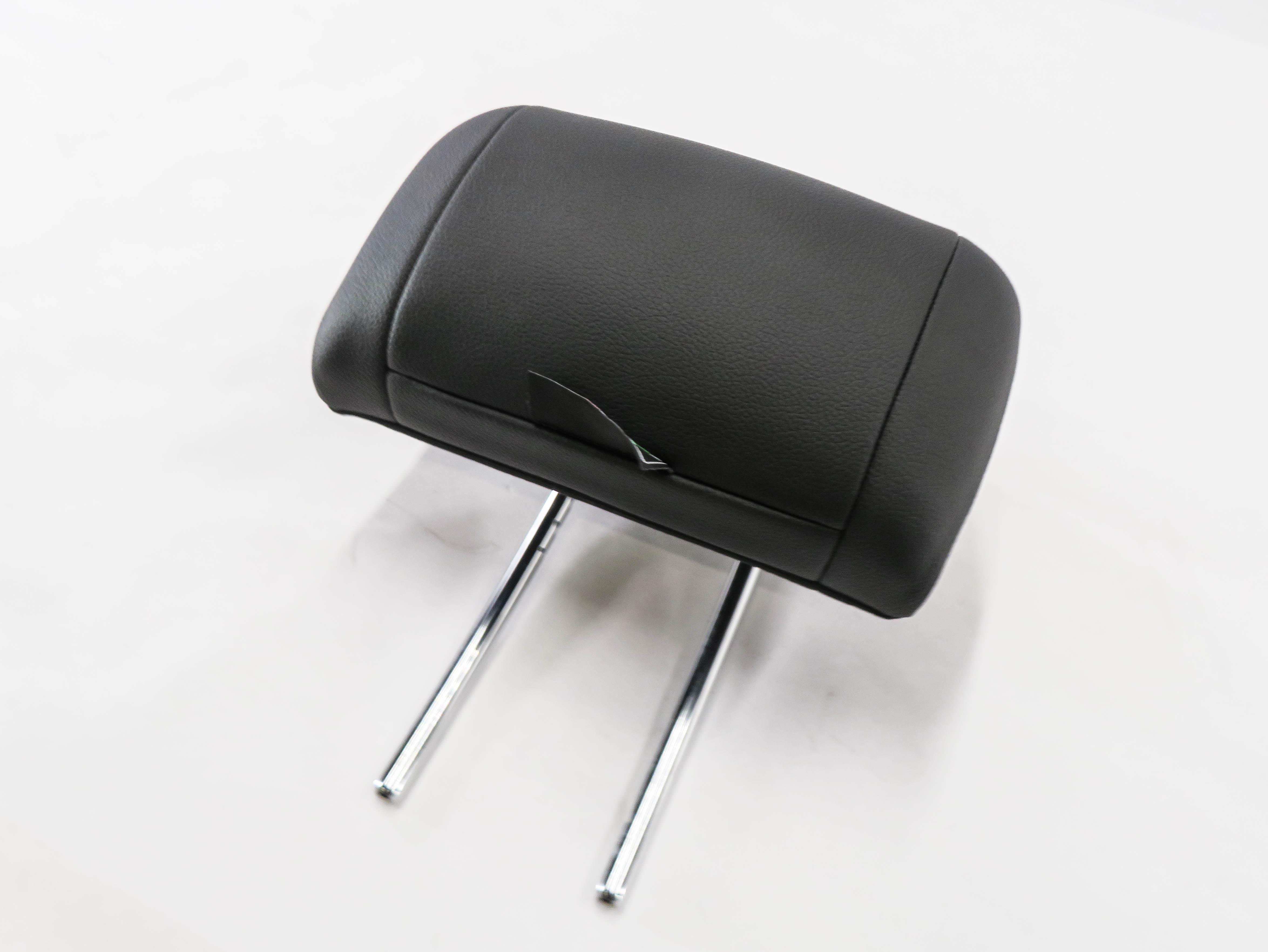 2019 MERCEDES CLA250 (C117) REAR SEAT - CENTER HEADREST (BLACK ANTHRACITE 151A) — exact item pictured