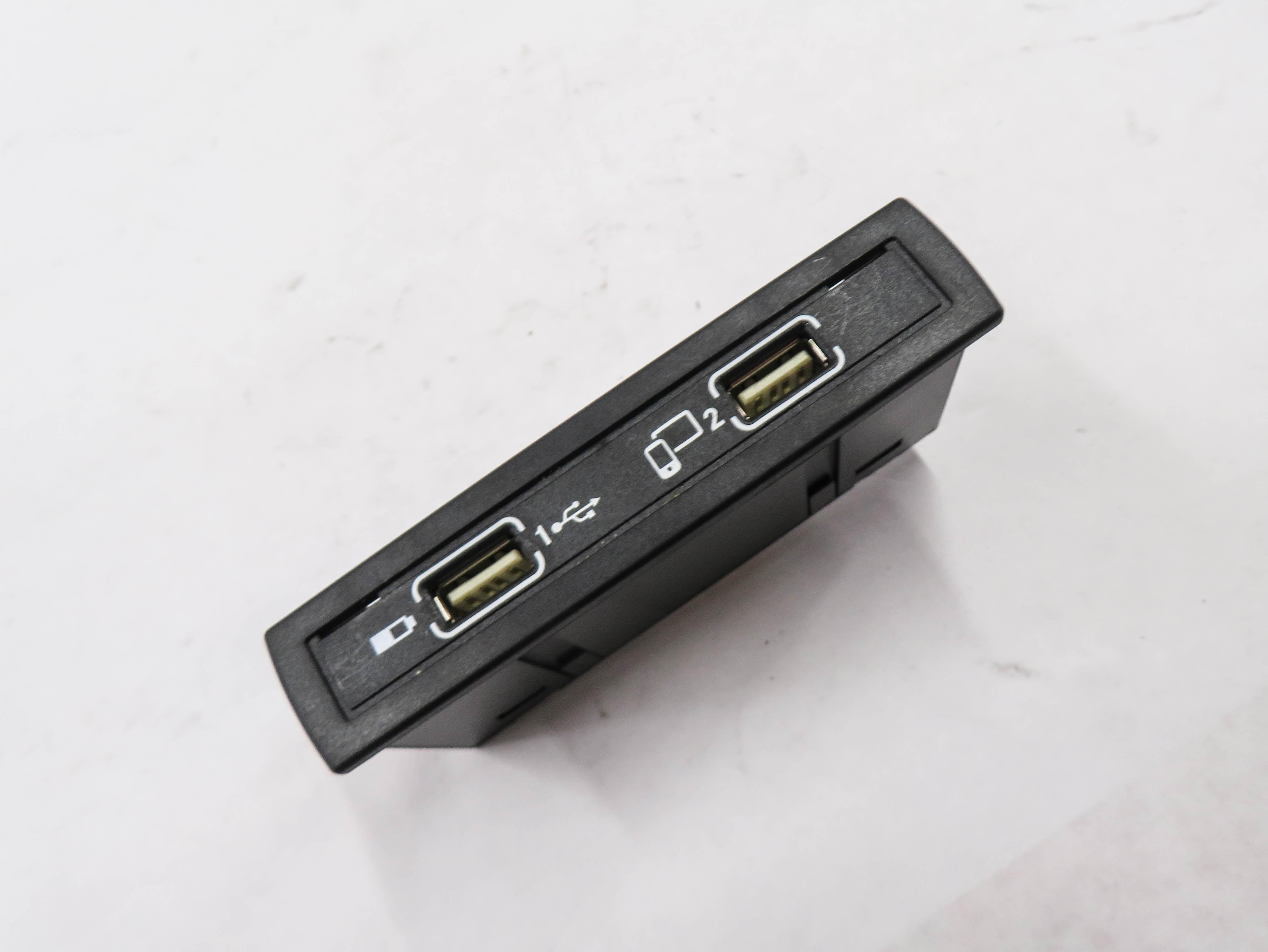 2019 MERCEDES CLA250 (C117) STEREO AUXILIARY AUDIO USB MULTIMEDIA INTERFACE — exact item pictured